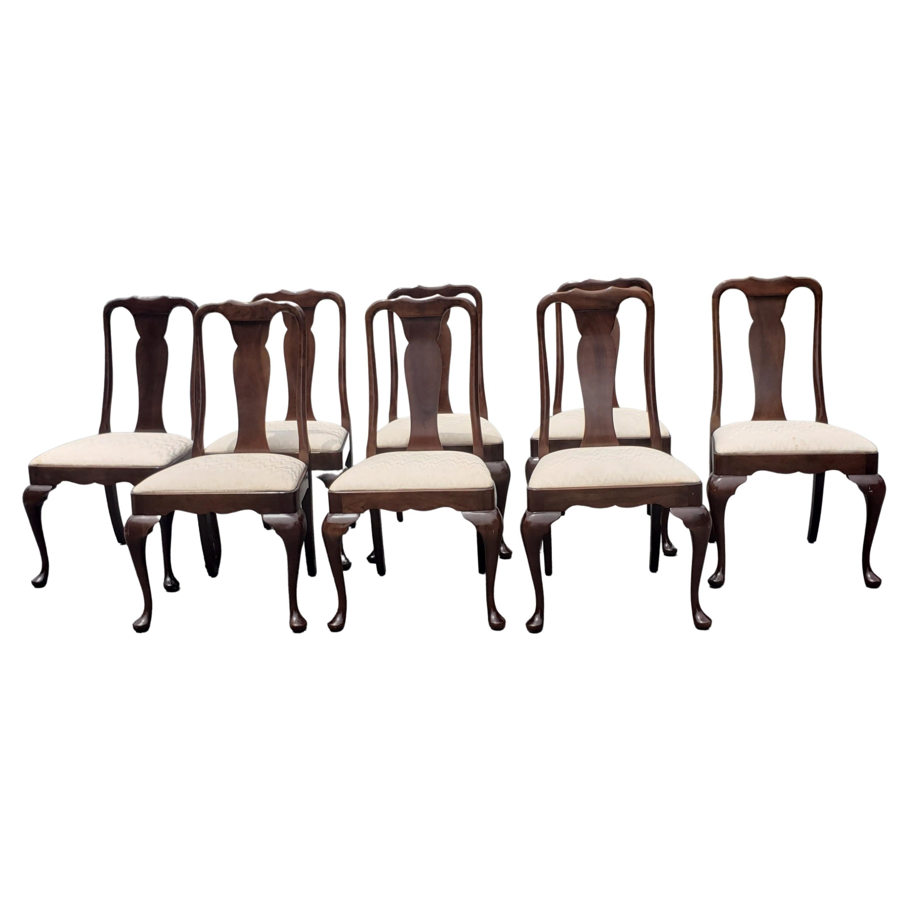 American Set of 8 Stickley Queen Anne Anniversary Cherry Dining Chairs, circa 1989
