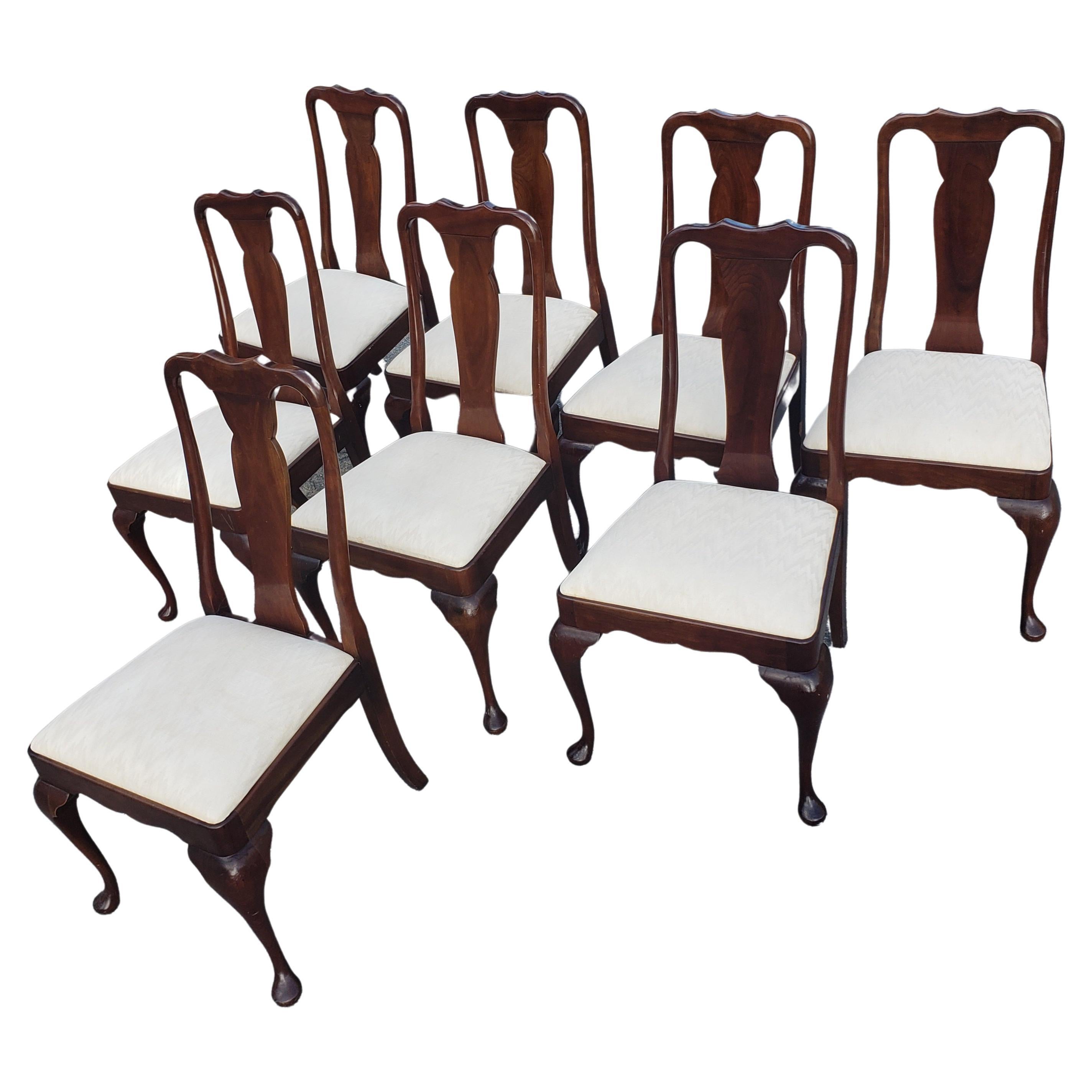 Woodwork Set of 8 Stickley Queen Anne Anniversary Cherry Dining Chairs, circa 1989