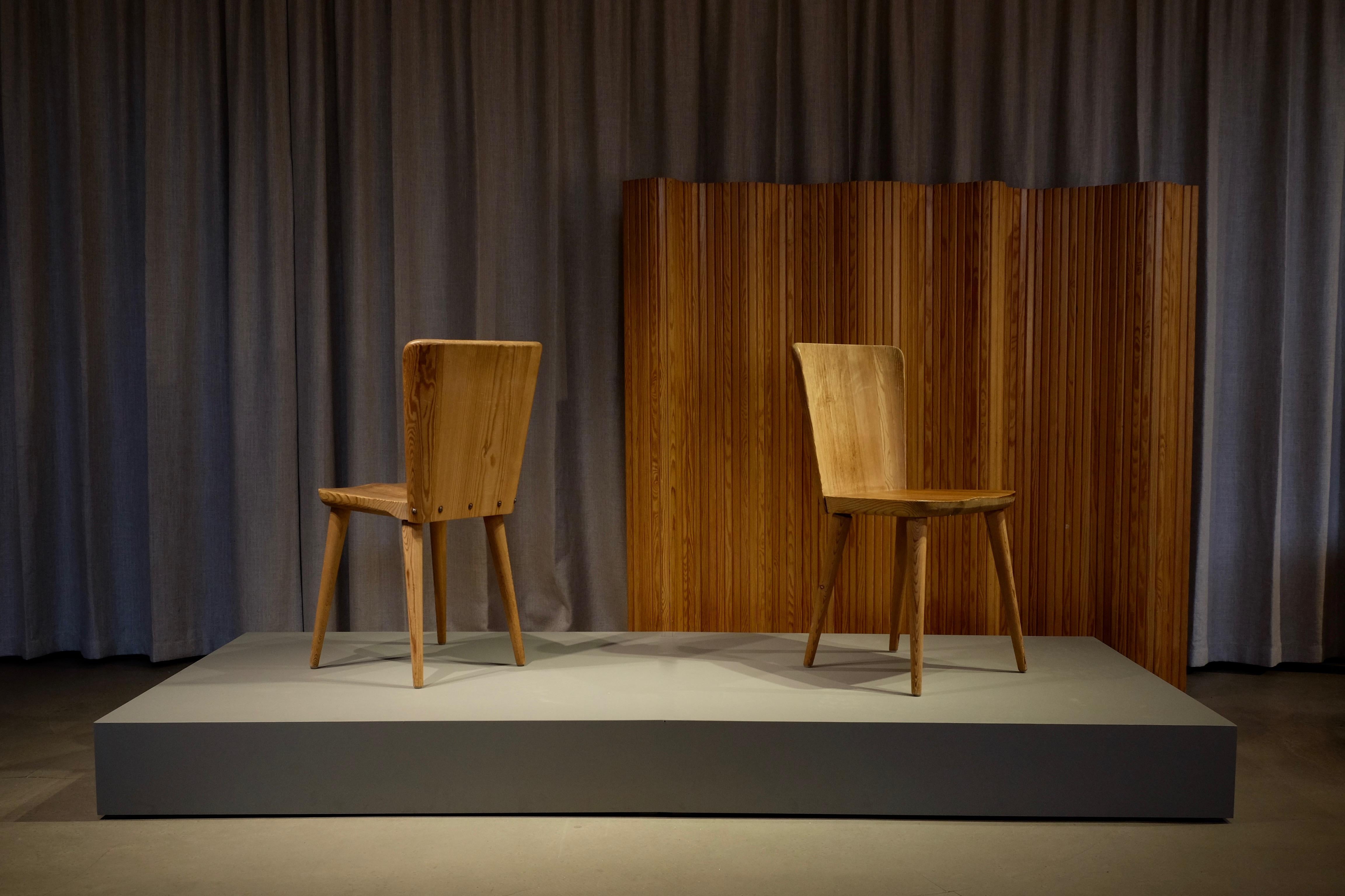 Set of 12 Swedish Pine Chairs by Göran Malmvall, Svensk Fur, 1940s 2