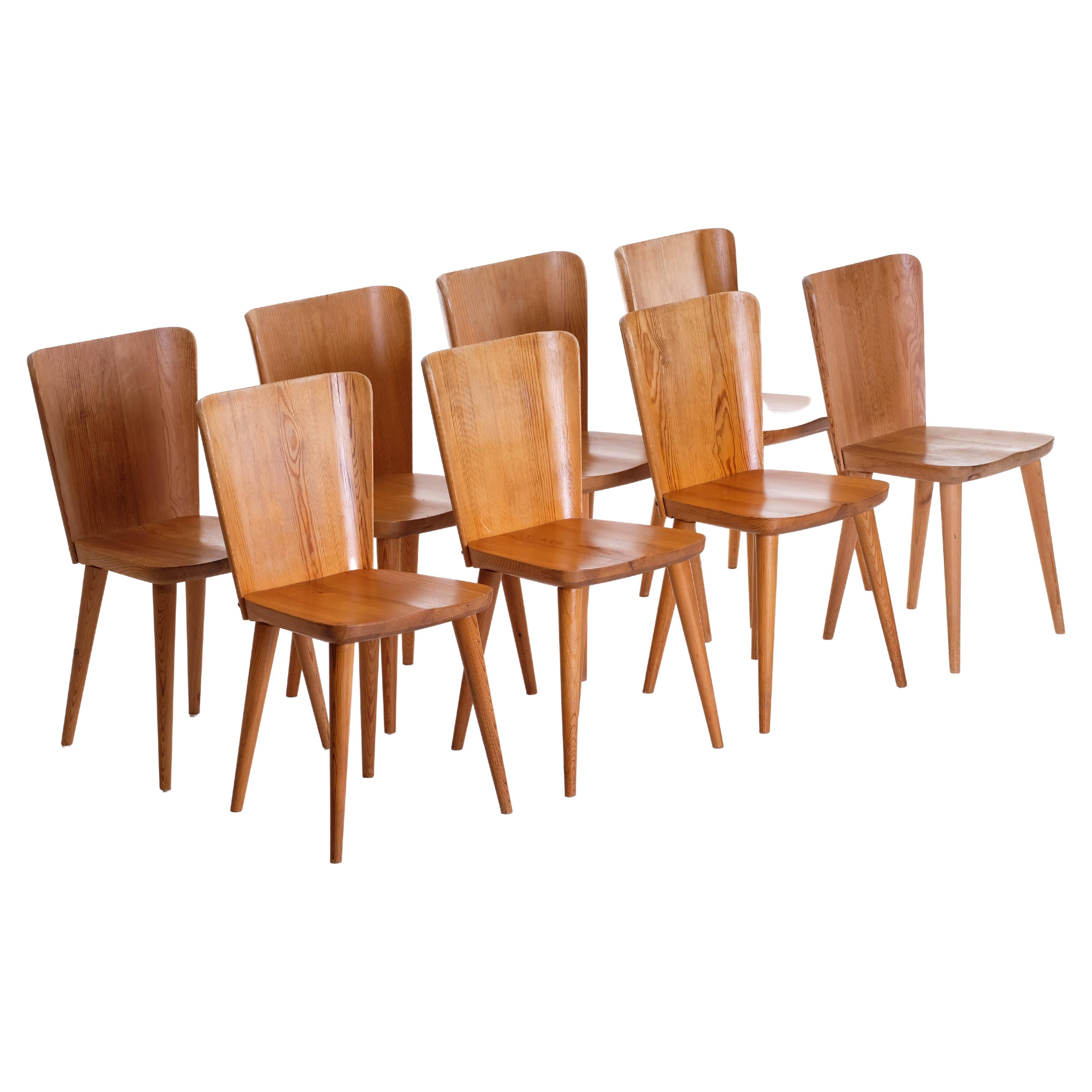 Ensemble de 8 chaises en pin suédois par Göran Malmvall, Svensk Fur, années 1950