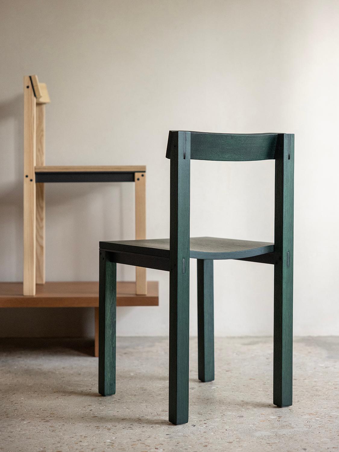 Satz von 8 Stühlen aus Talgrüner Eiche von Kann Design (Französisch) im Angebot
