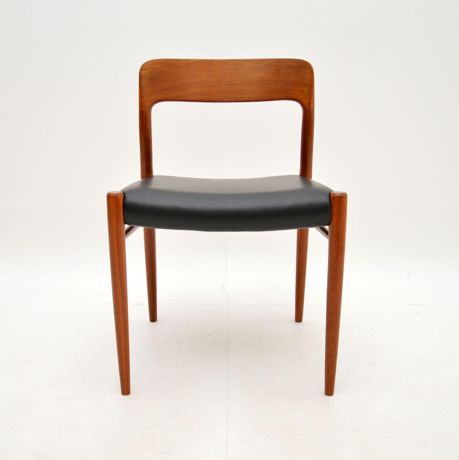 Set of 8 Teak and Leather Model 75 Dining Chairs by Niels Moller In Good Condition In London, GB
