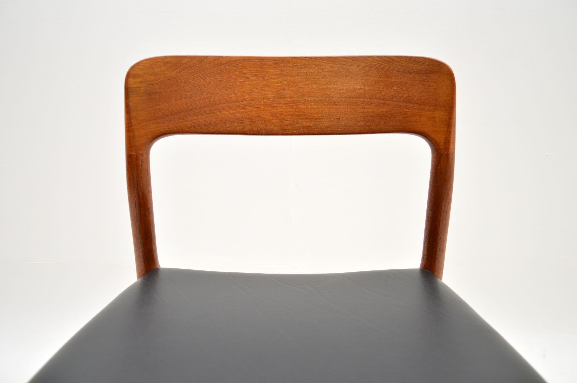 Set of 8 Teak and Leather Model 75 Dining Chairs by Niels Moller 3