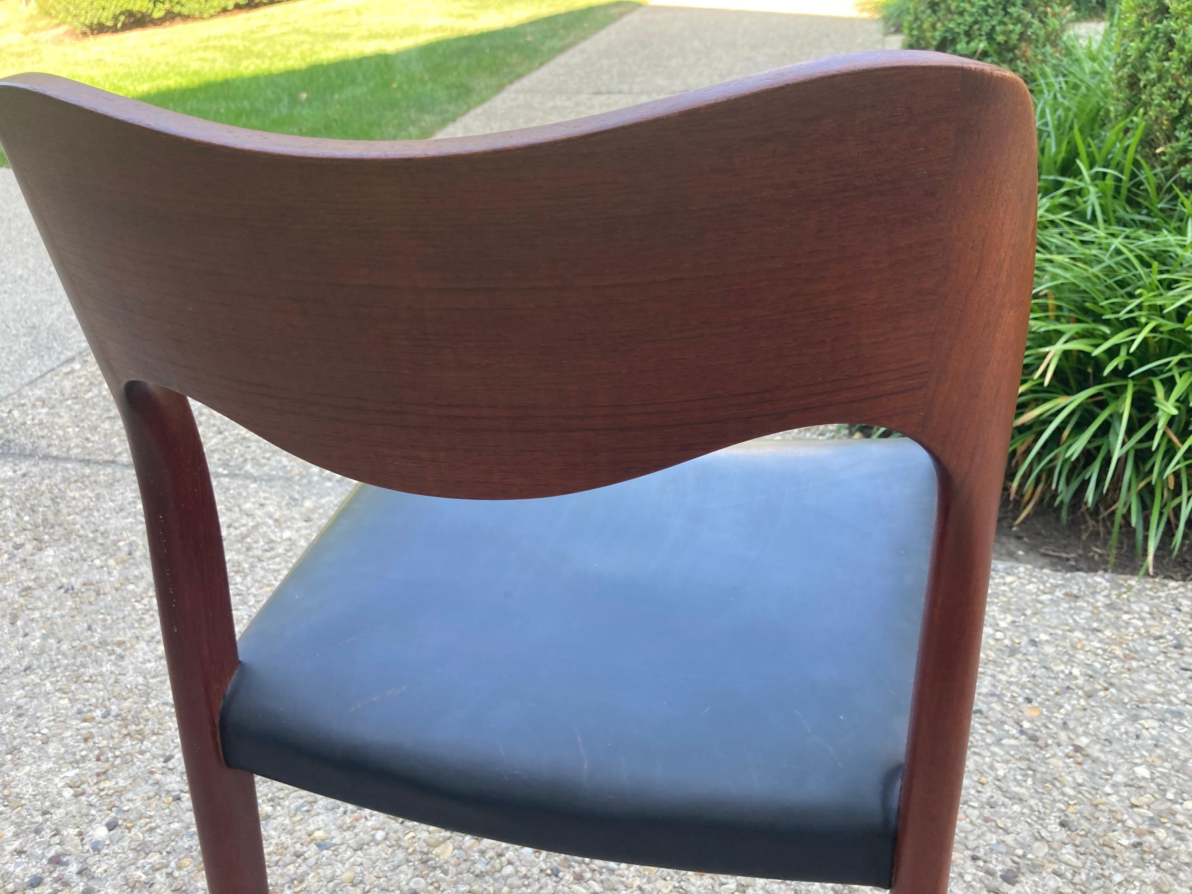Set of 8 Teak Niels Moller Dining Chairs For Sale 4
