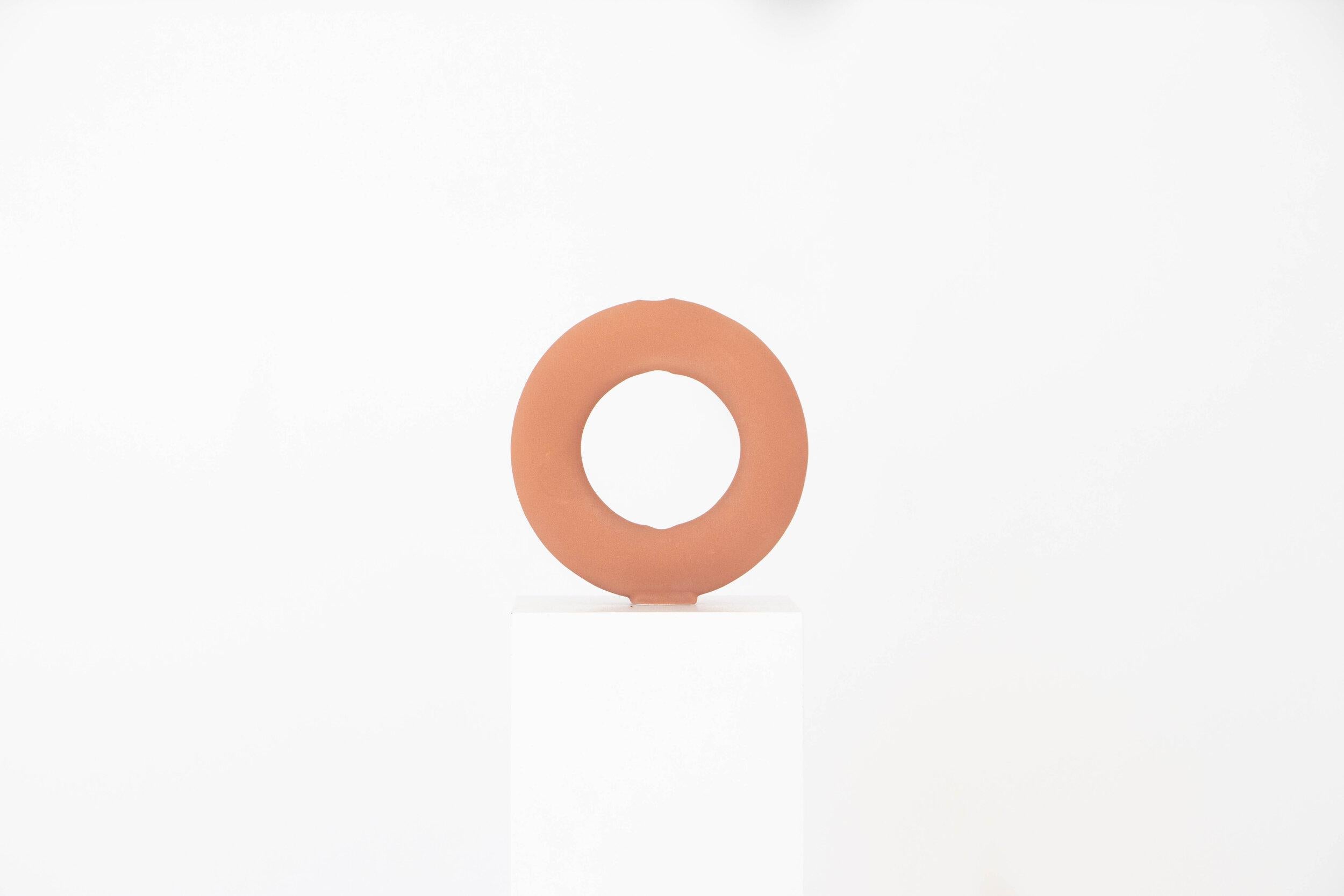 Moderno Set di 8 vasi in terracotta opaca di Valeria Vasi in vendita