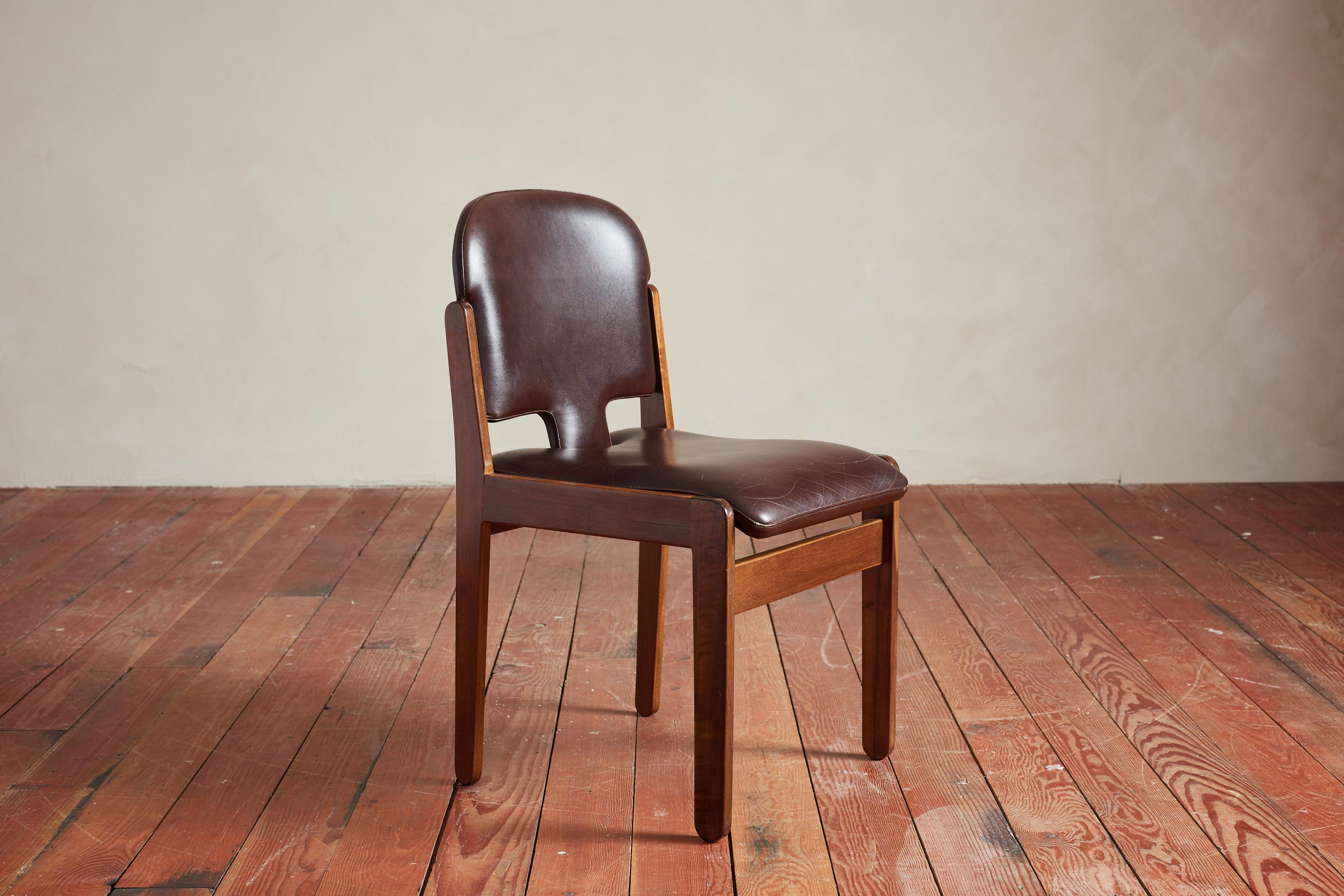 Pelle Set di 8 sedie da pranzo in pelle in stile Tobia Scarpa in vendita