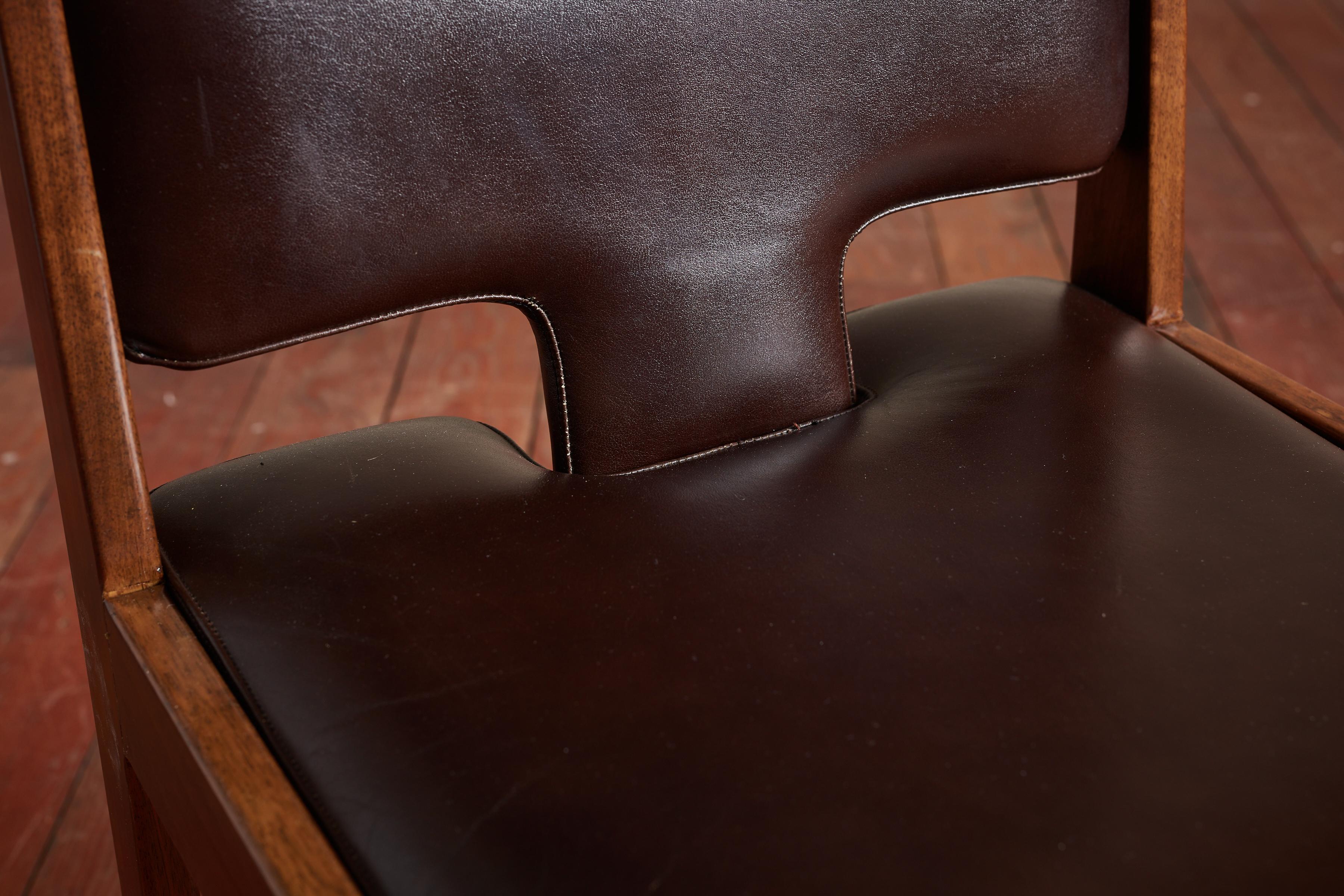 Set di 8 sedie da pranzo in pelle in stile Tobia Scarpa in vendita 2