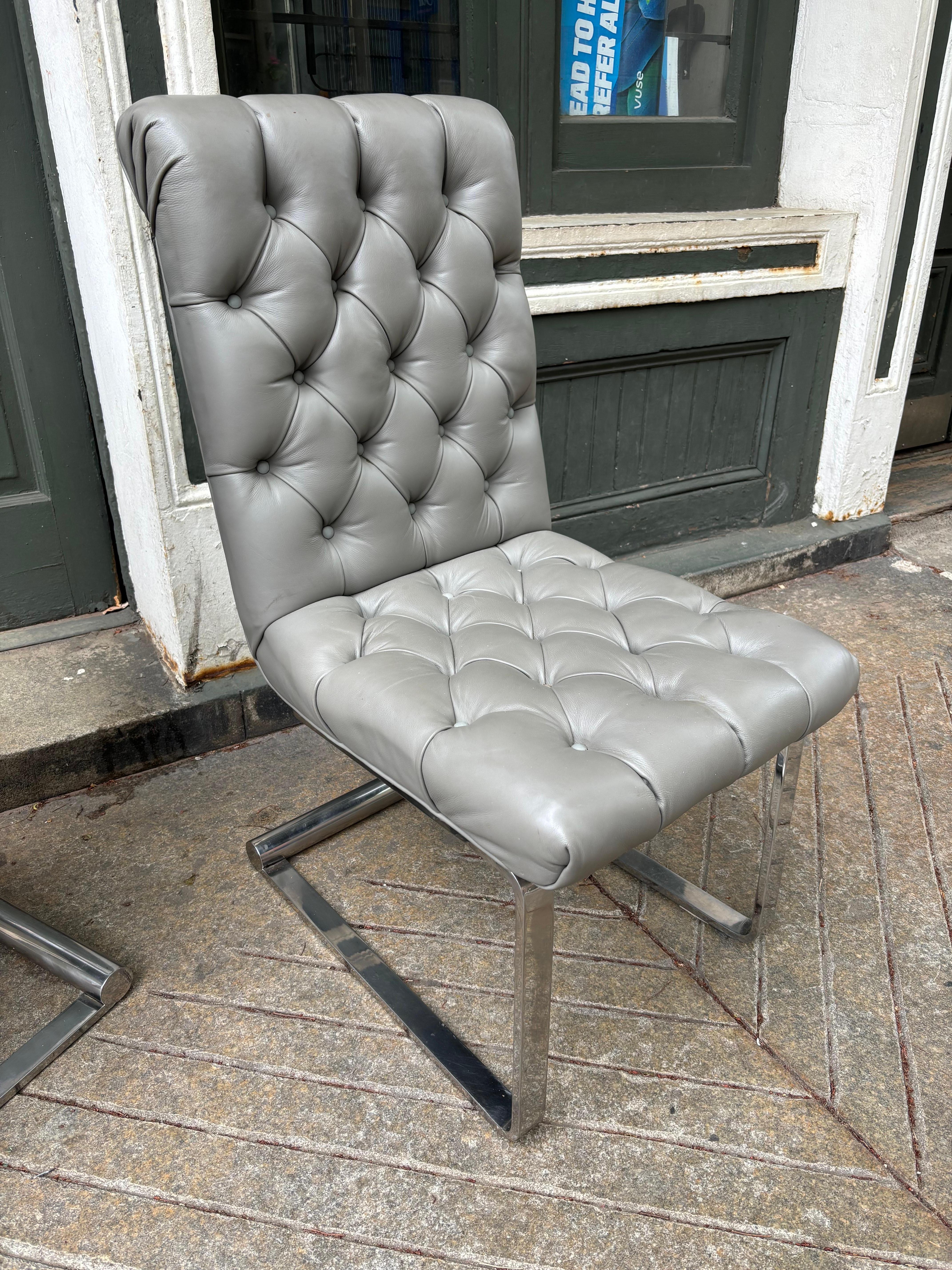 Set of 8 Tufted Leather Dining Chairs attributed to Pace In Good Condition In Philadelphia, PA