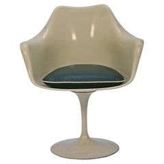 Set of 8 "Tulip" Chairs by Knoll