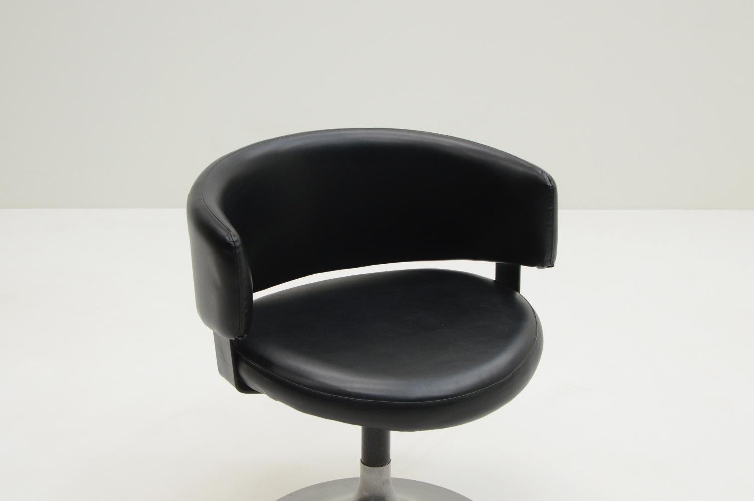 Set of 8 tulip chairs by Pizzi arredamenti, 1970s Italy. In Good Condition In Landgraaf, NL