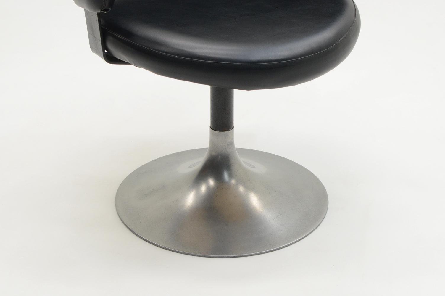 Late 20th Century Set of 8 tulip chairs by Pizzi arredamenti, 1970s Italy.