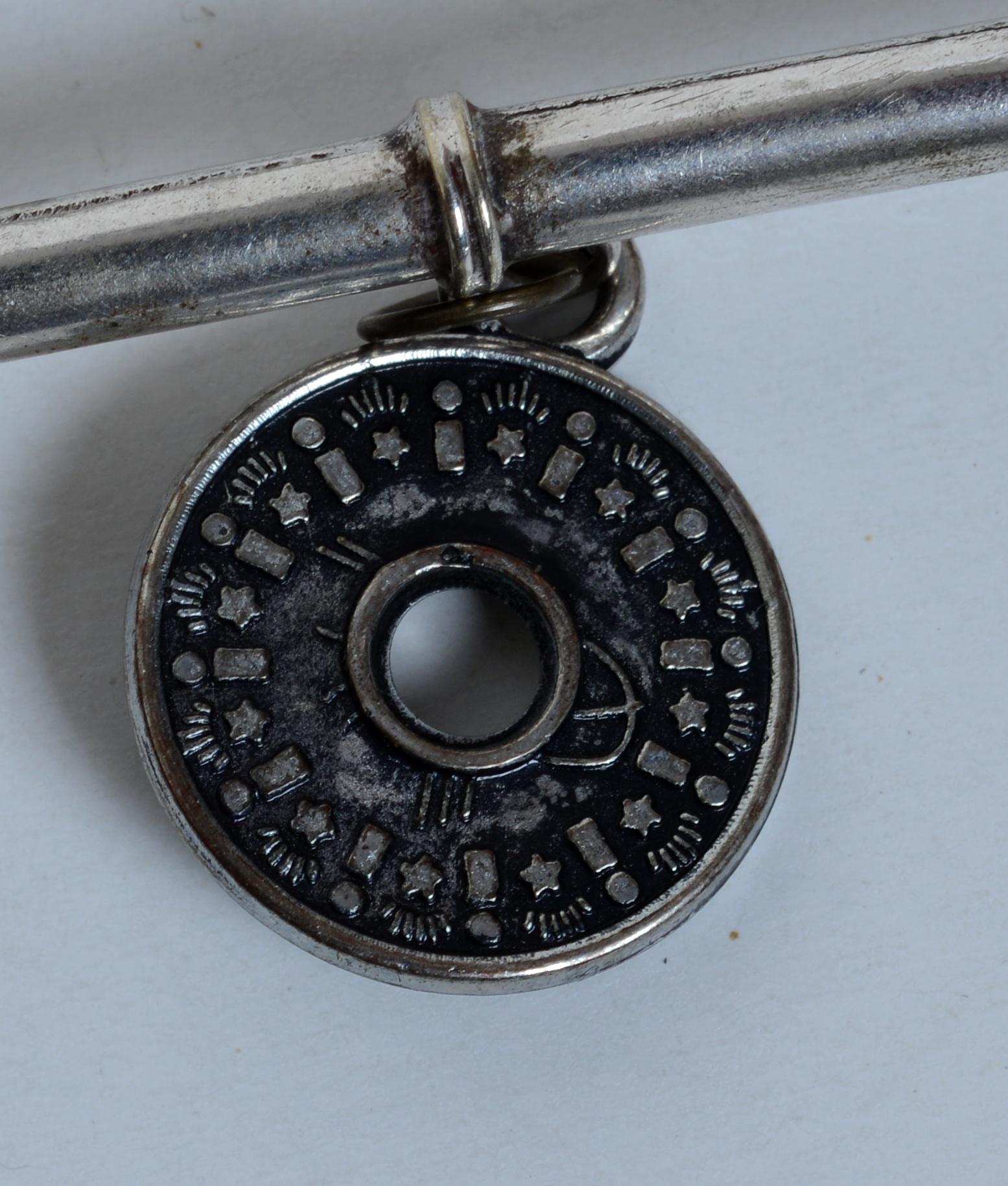 Satz von 8 türkischen, silbernen Eistee-Cocktail-Strohhalmen/Rührstäbchen mit angehängten Charms im Zustand „Gut“ im Angebot in valatie, NY