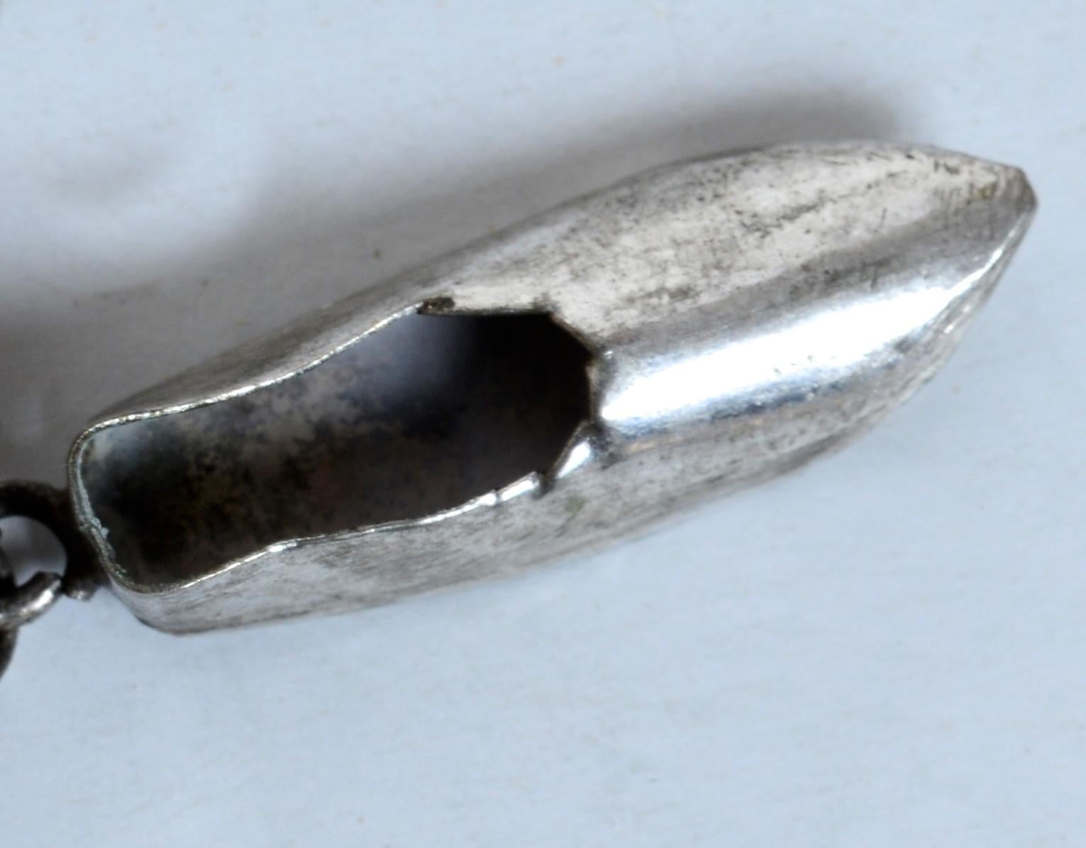 Satz von 8 türkischen, silbernen Eistee-Cocktail-Strohhalmen/Rührstäbchen mit angehängten Charms (Silber) im Angebot
