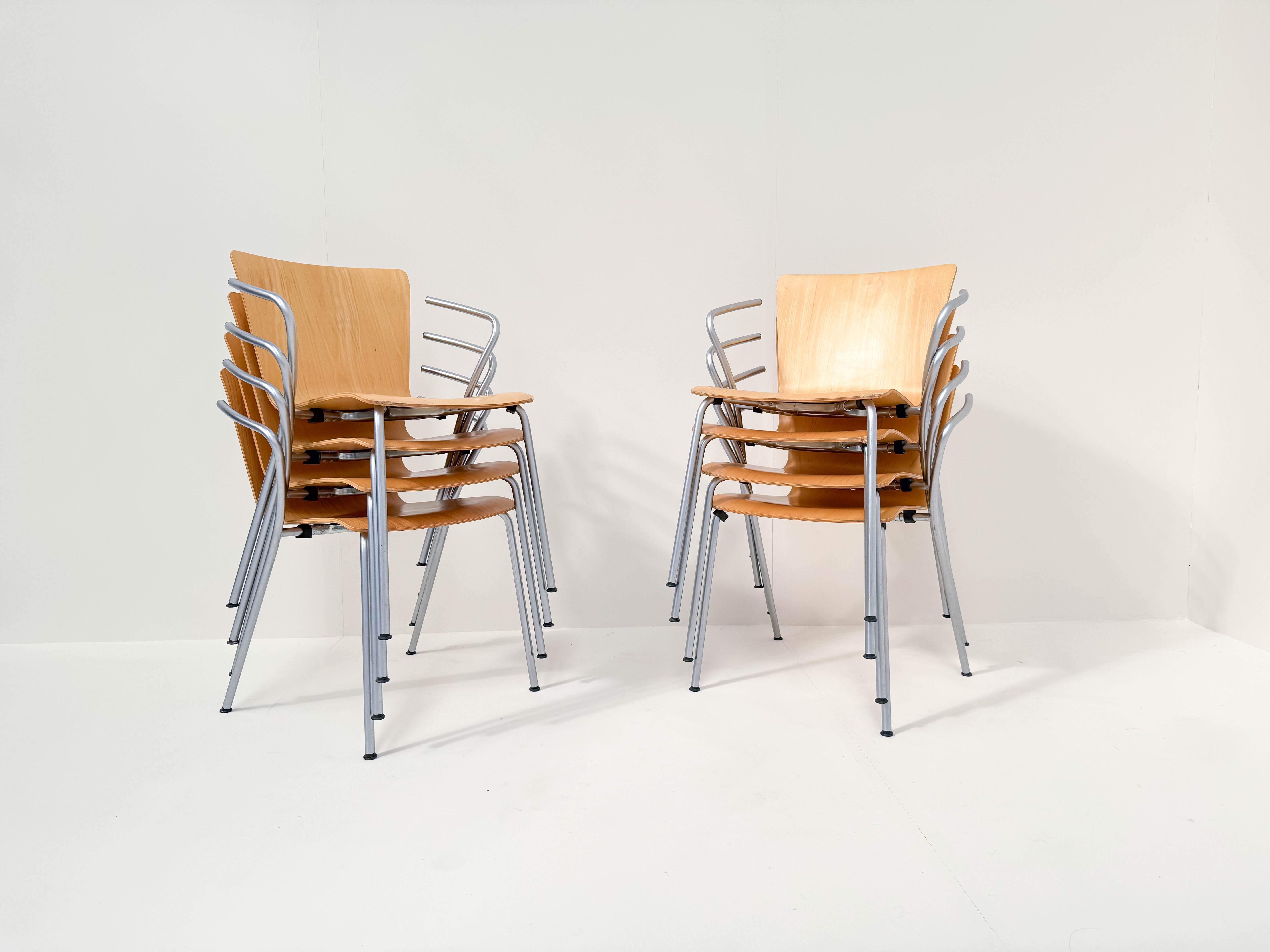 Conjunto de 8 sillones Vico Magistretti 