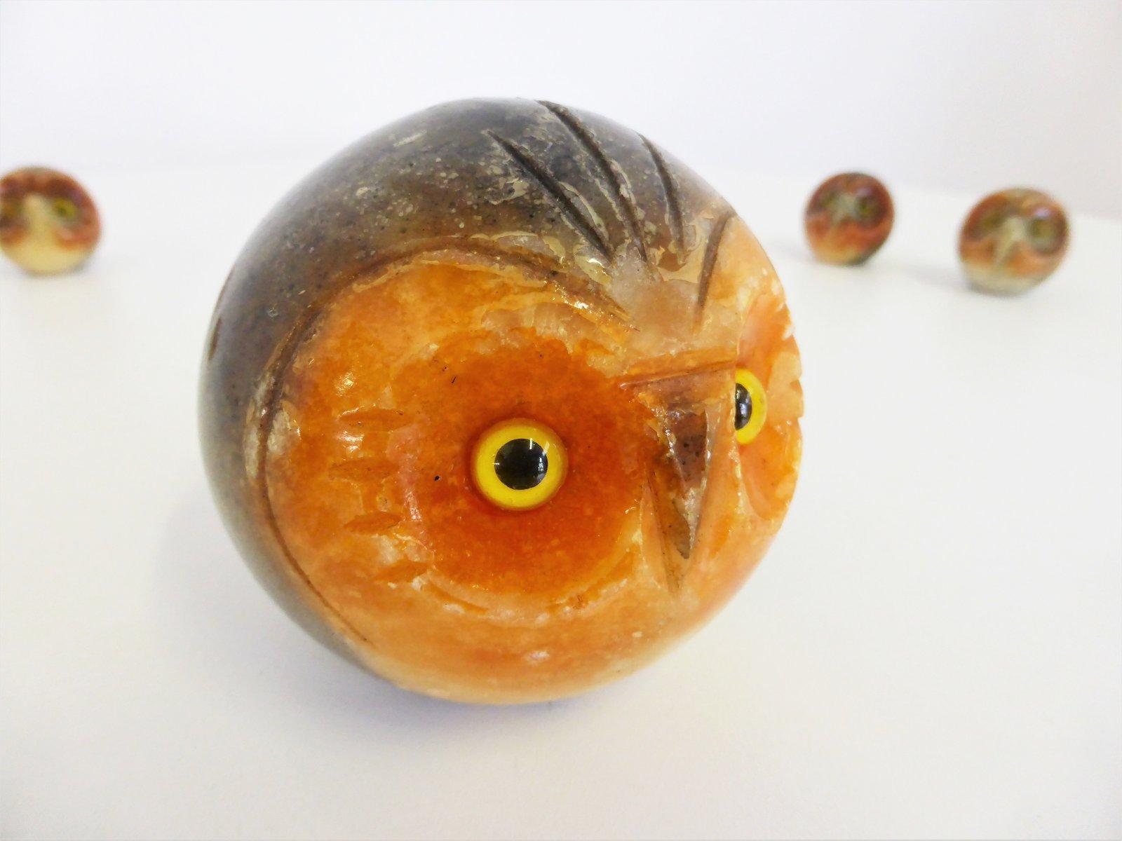 Ensemble de 8 figurines de hibou en marbre sculptées à la main dans les années 1970 - Mid-Century Decorative en vente 2