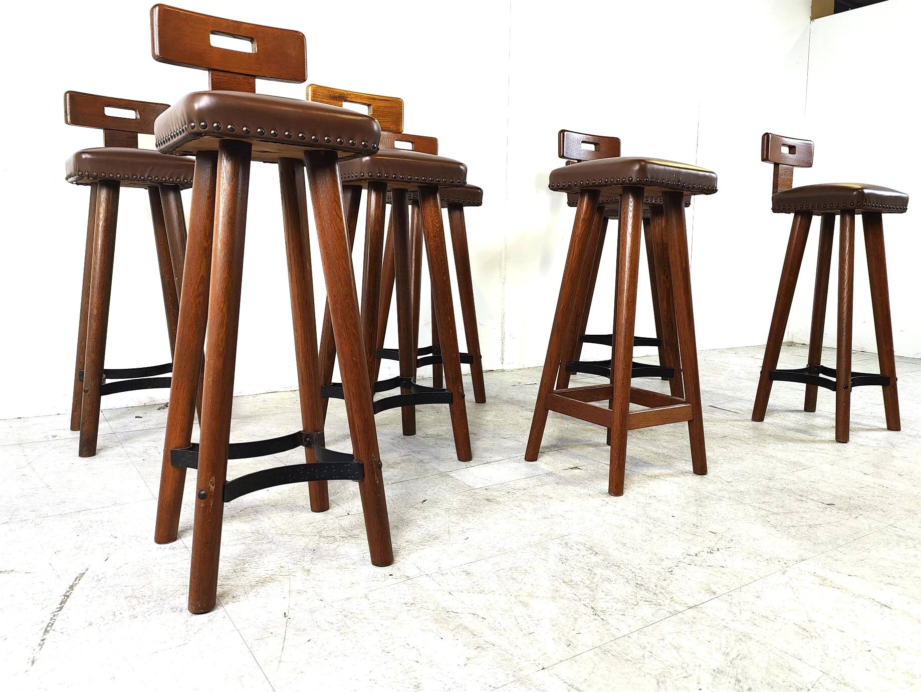 Brutalist Set of 8 vintage brutalist bar stools, 1960s