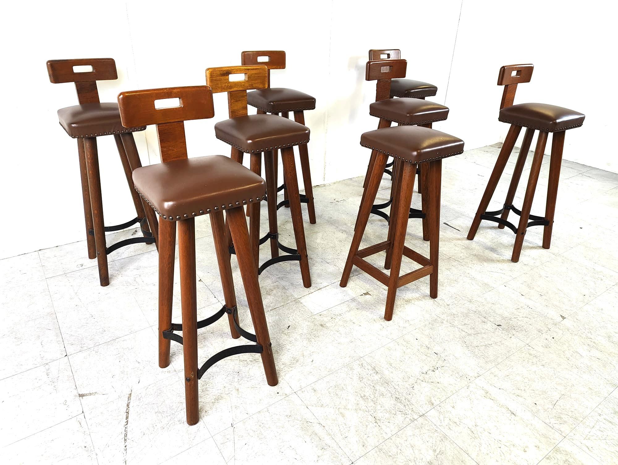 Set of 8 vintage brutalist bar stools, 1960s In Good Condition In Leuven, Vlaams Gewest