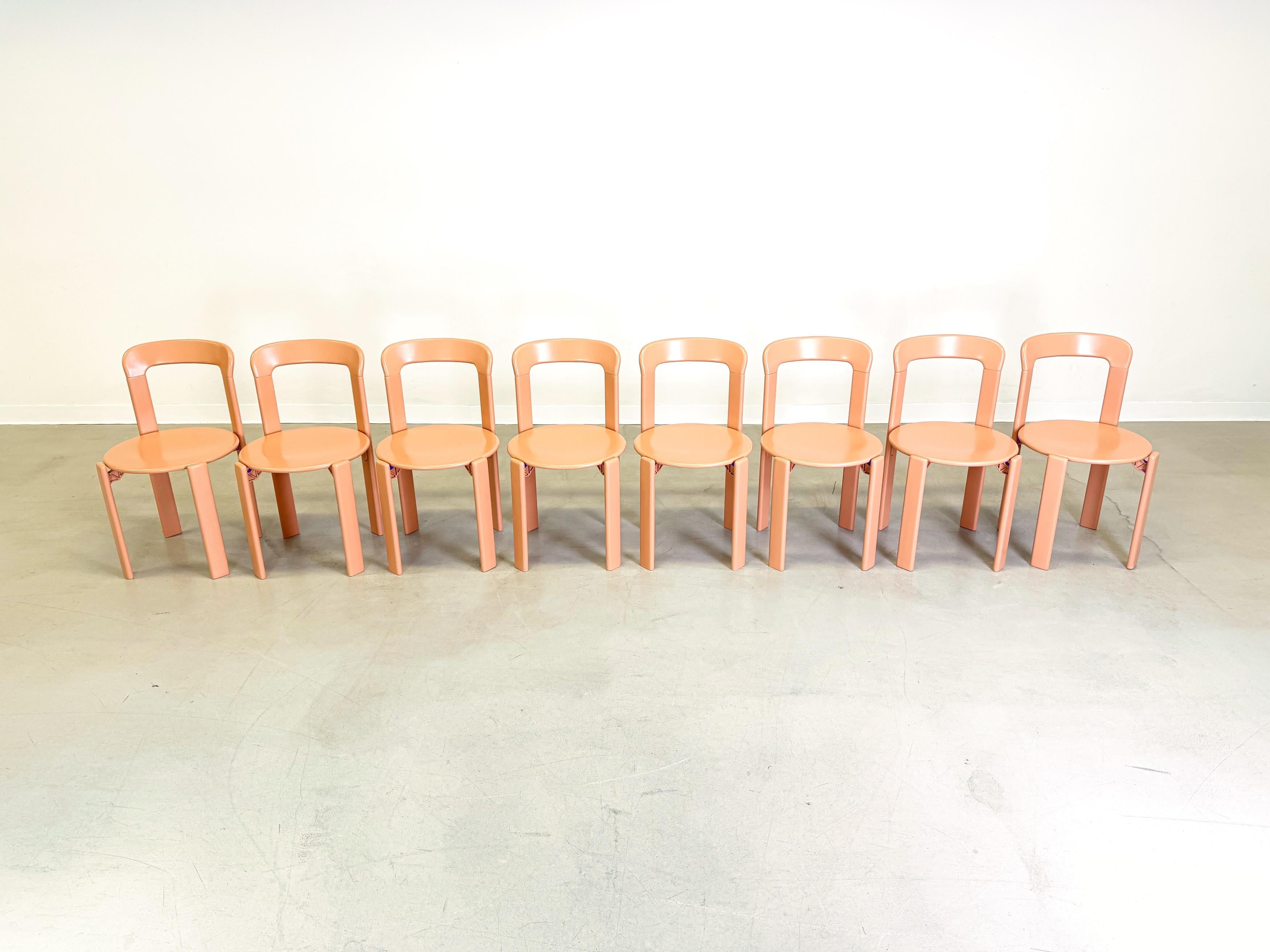 Set von 8 Vintage-Stühlen Bruno Rey Kusch & Co Beigerot 1970er Jahre Design Neu lackiert (Moderne der Mitte des Jahrhunderts) im Angebot