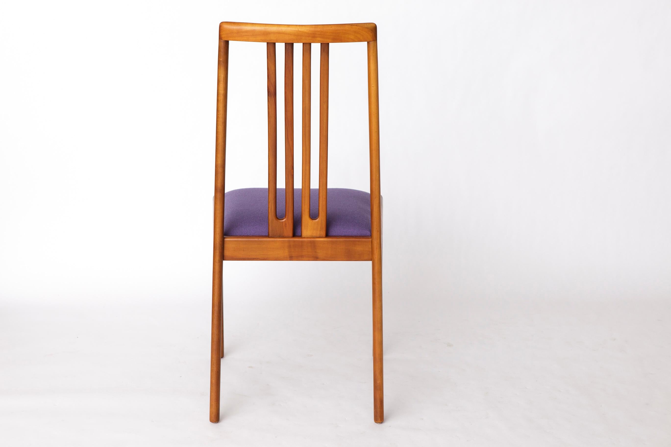 Ensemble de 8 chaises vintage par Lübke - 1960s-70s Beech Wood & Violet Textile en vente 1