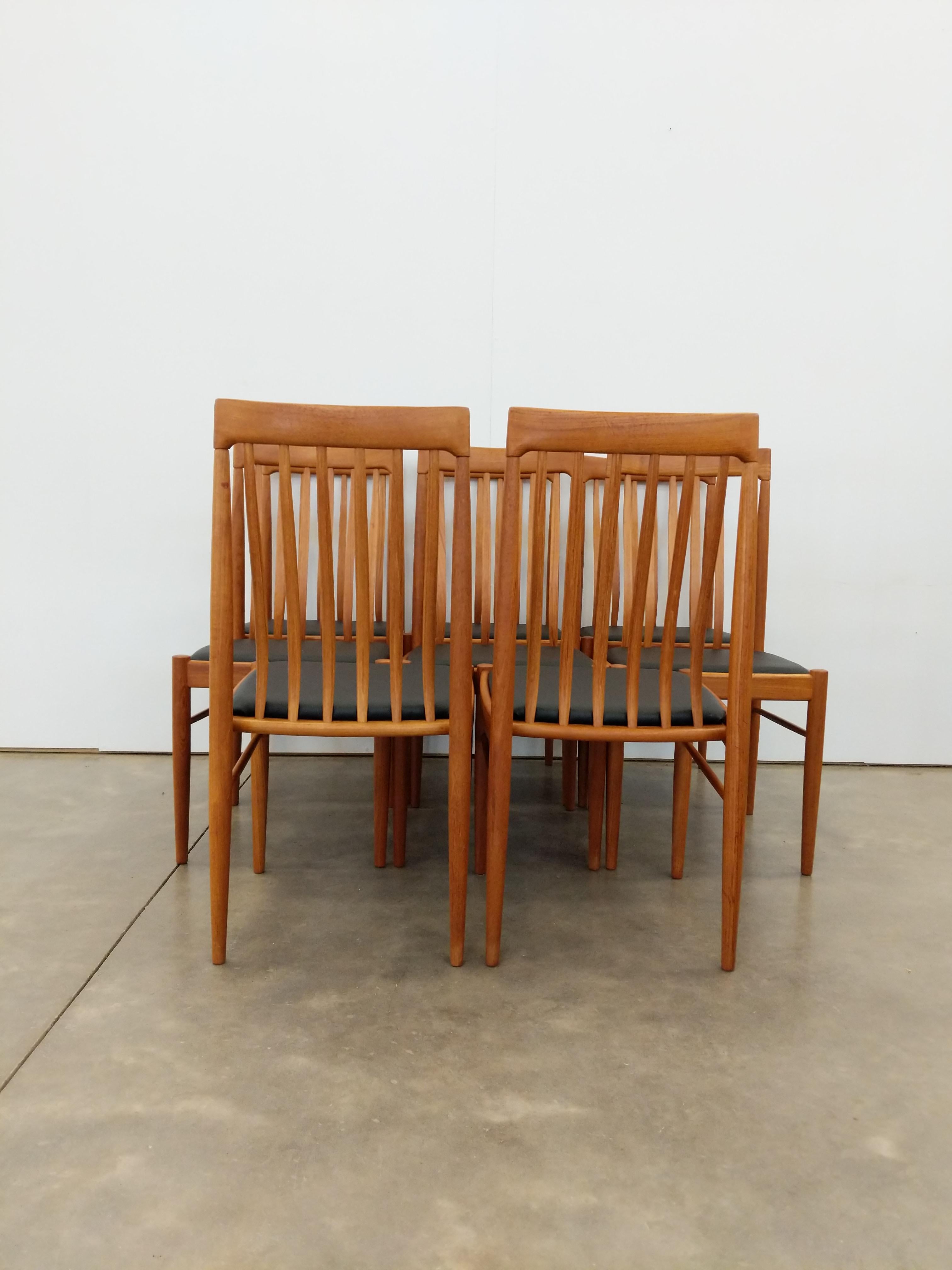 Set of 8 Vintage Danish Modern Dining Chairs by Bramin (Moderne der Mitte des Jahrhunderts) im Angebot