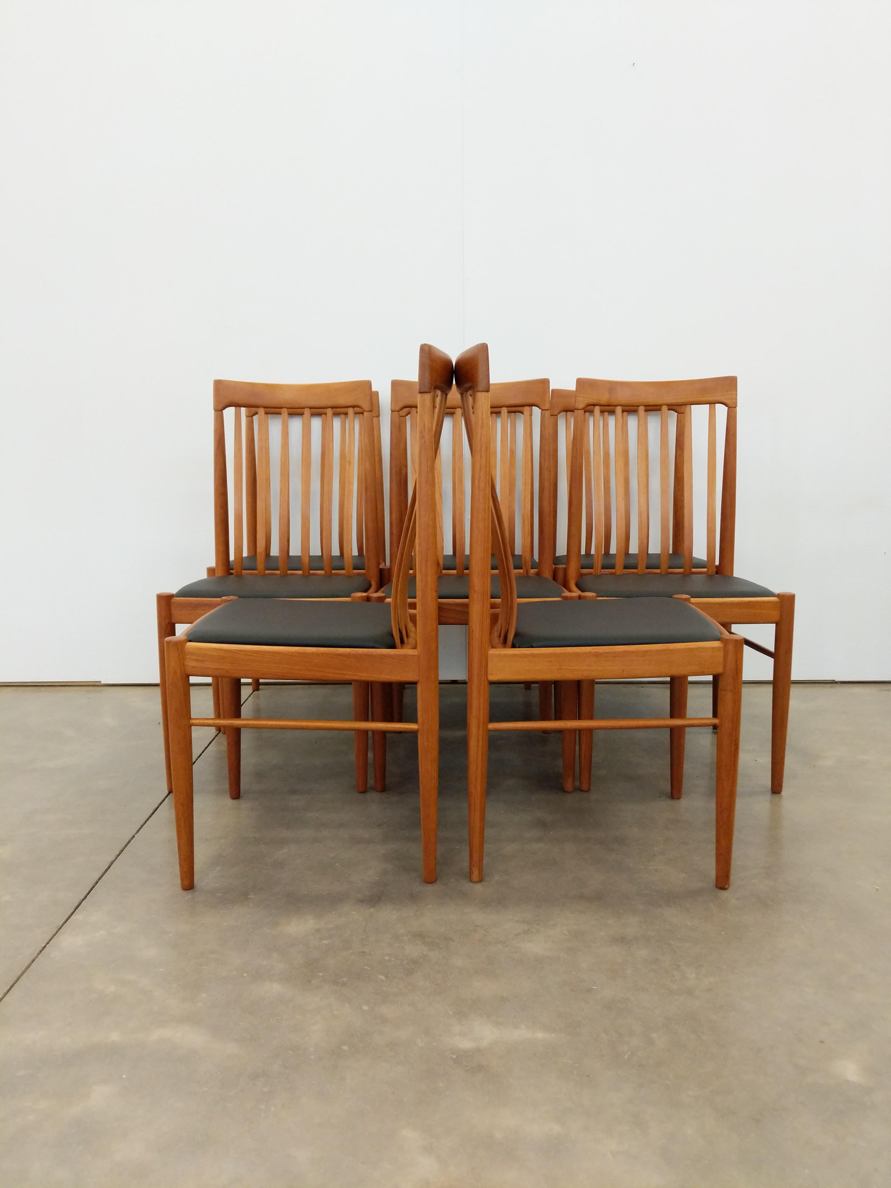 Set of 8 Vintage Danish Modern Dining Chairs by Bramin (Dänisch) im Angebot