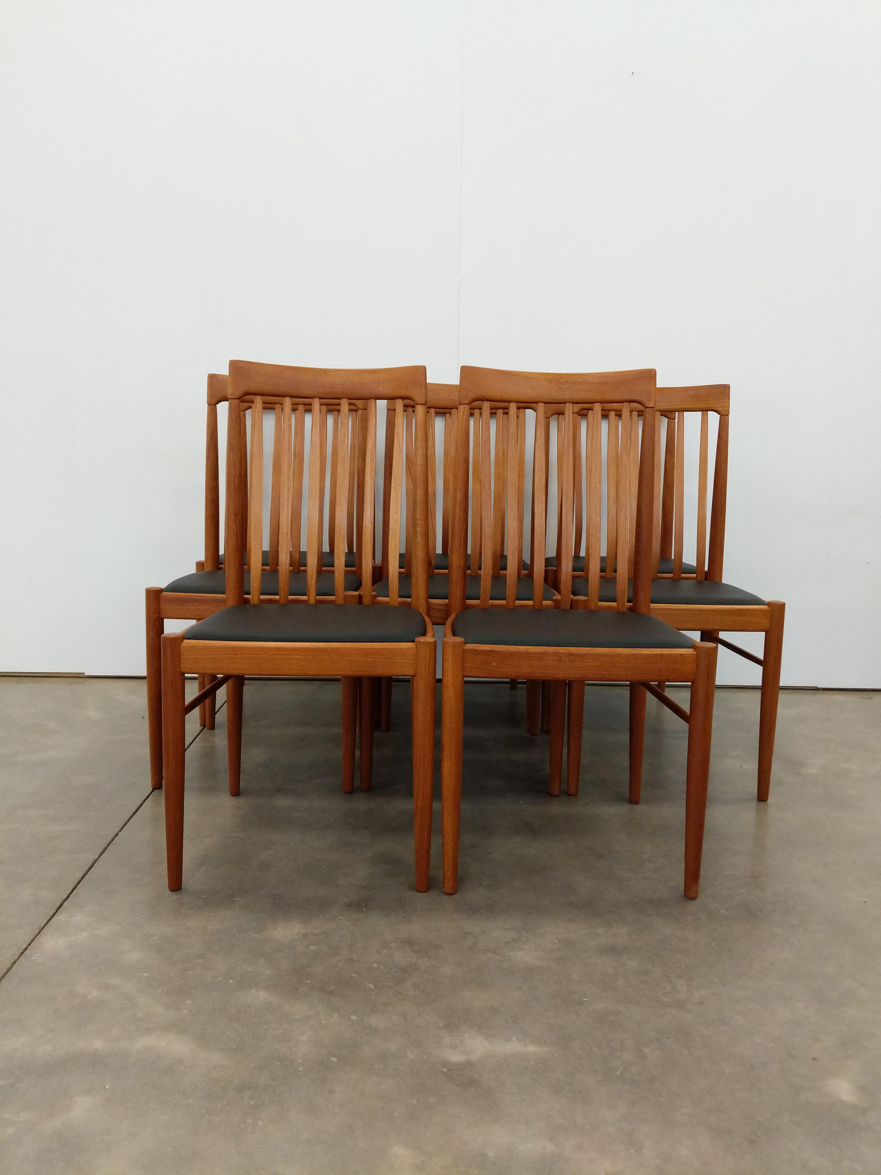 Set of 8 Vintage Danish Modern Dining Chairs by Bramin im Zustand „Gut“ im Angebot in Gardiner, NY