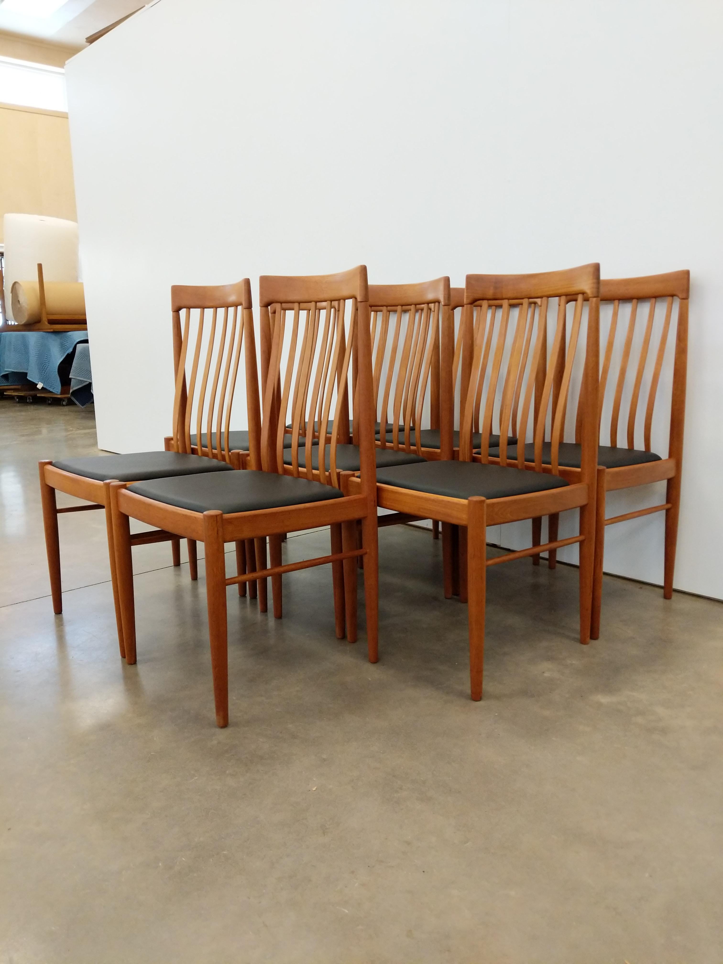 Set of 8 Vintage Danish Modern Dining Chairs by Bramin (20. Jahrhundert) im Angebot