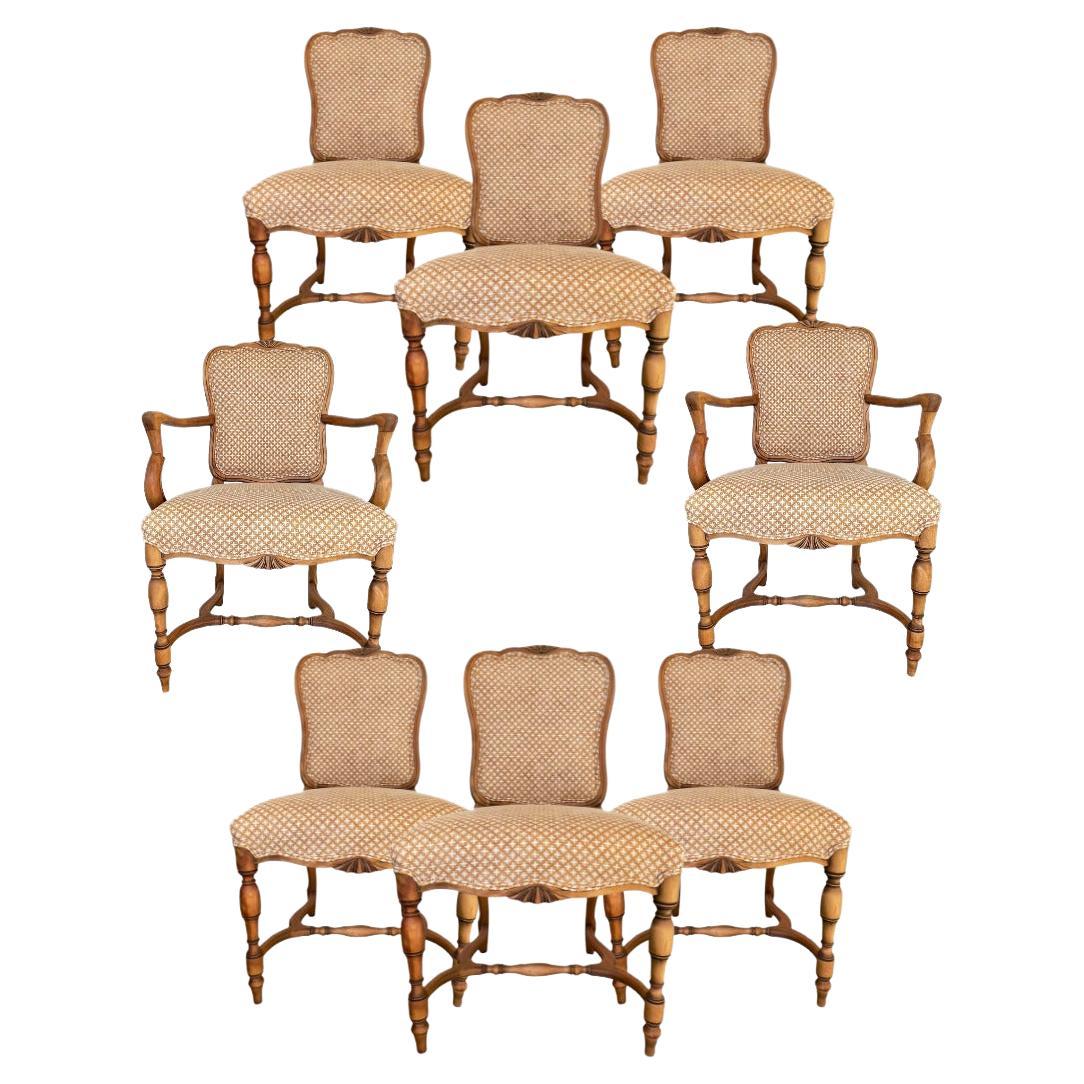 Ensemble de 8 chaises de salle à manger vintage  en vente