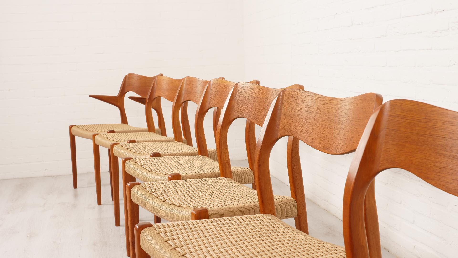 Mid-Century Modern Set of 8 vintage dining chairs  Niels Otto Møller  Model 71 & Model 55  