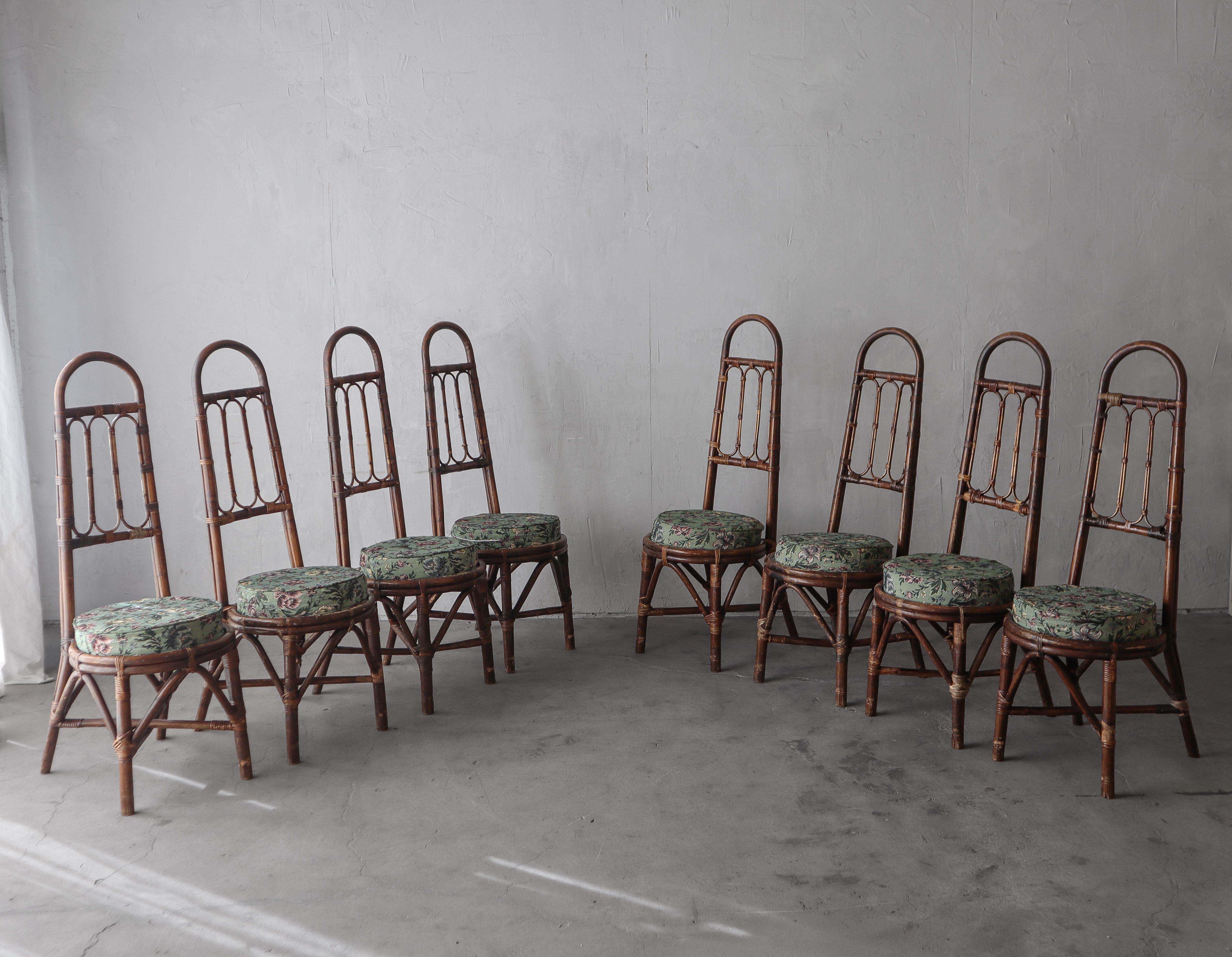 Mid-Century moderno Set di 8 sedie da pranzo vintage con schienale alto in bambù italiano in vendita