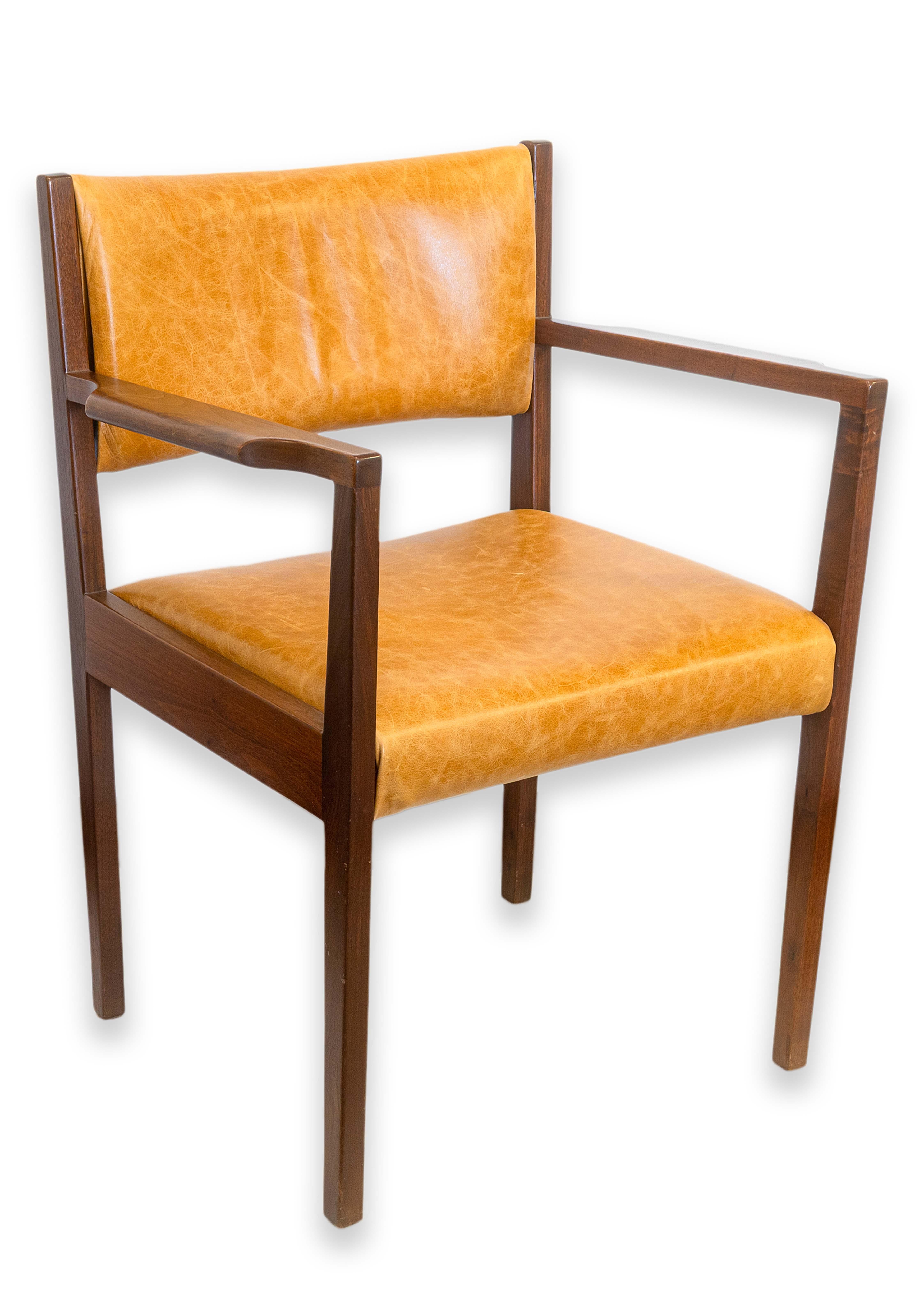 Satz von 8 Vintage Jens Risom Teak & Leder Dänisch Mid Century Mod Esszimmerstühle im Zustand „Gut“ im Angebot in Keego Harbor, MI