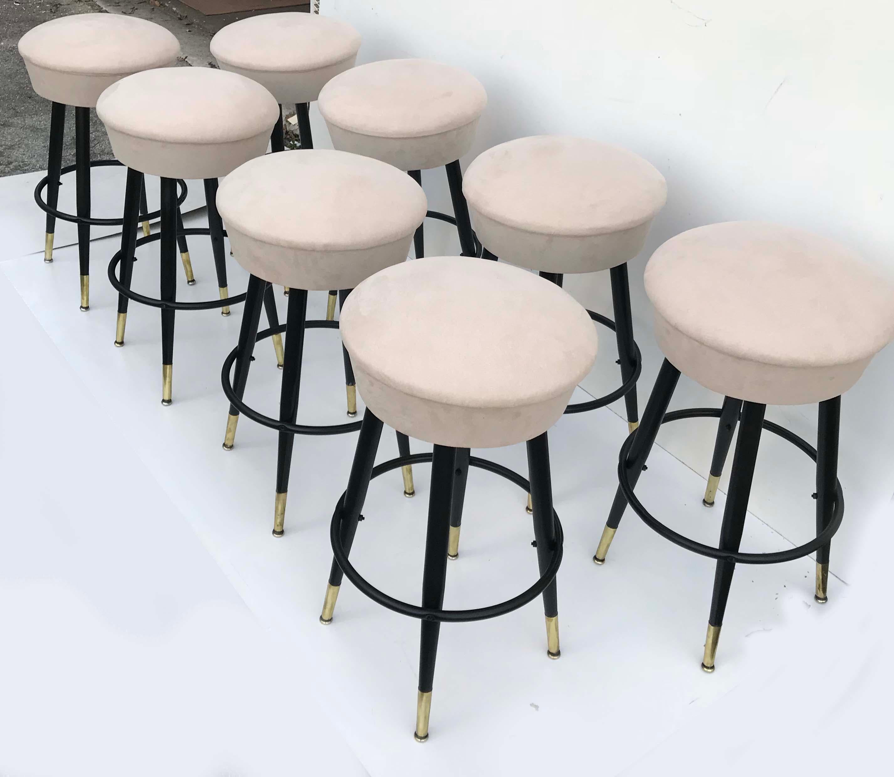 Set of 8 Vintage Swiveling Bar Stools In Excellent Condition In Miami, FL