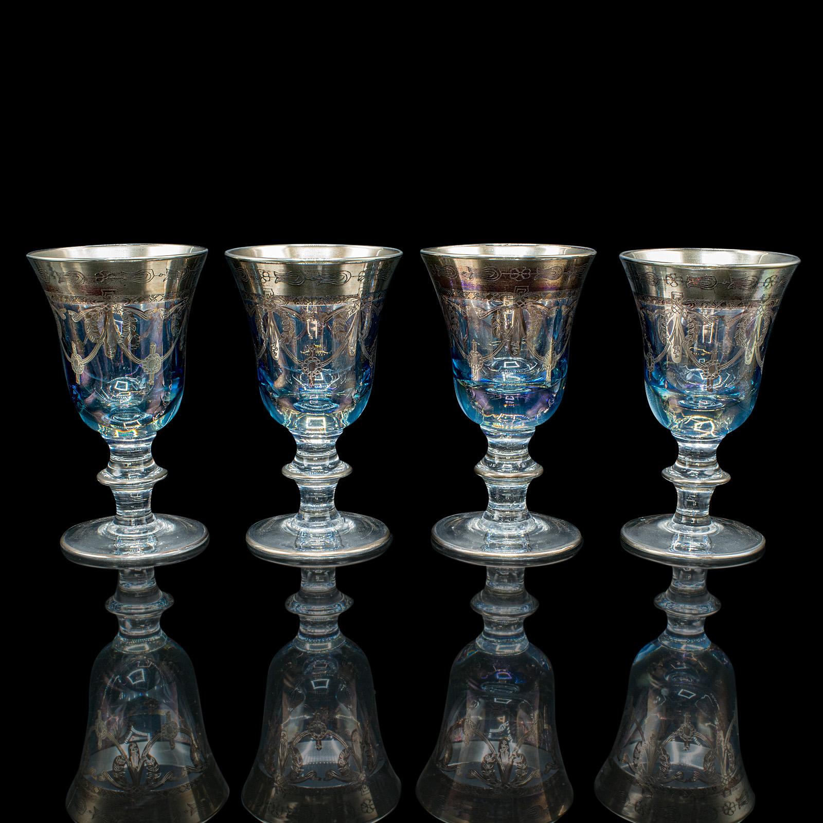 Moderne Set de 8 gobelets à vin Vintage Glass, italien, fait main, verre d'art, apéritif, liqueur en vente