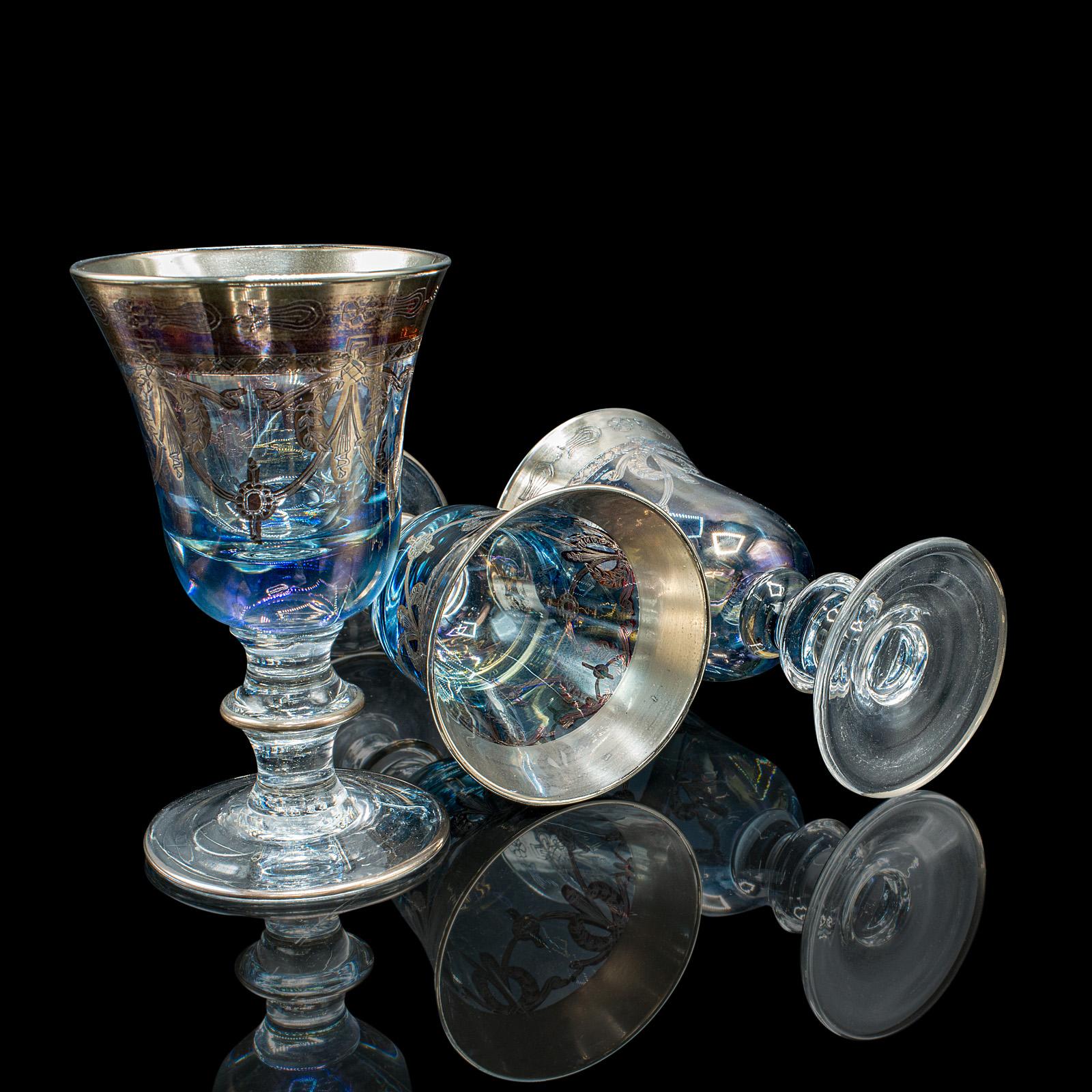 Fin du 20e siècle Set de 8 gobelets à vin Vintage Glass, italien, fait main, verre d'art, apéritif, liqueur en vente
