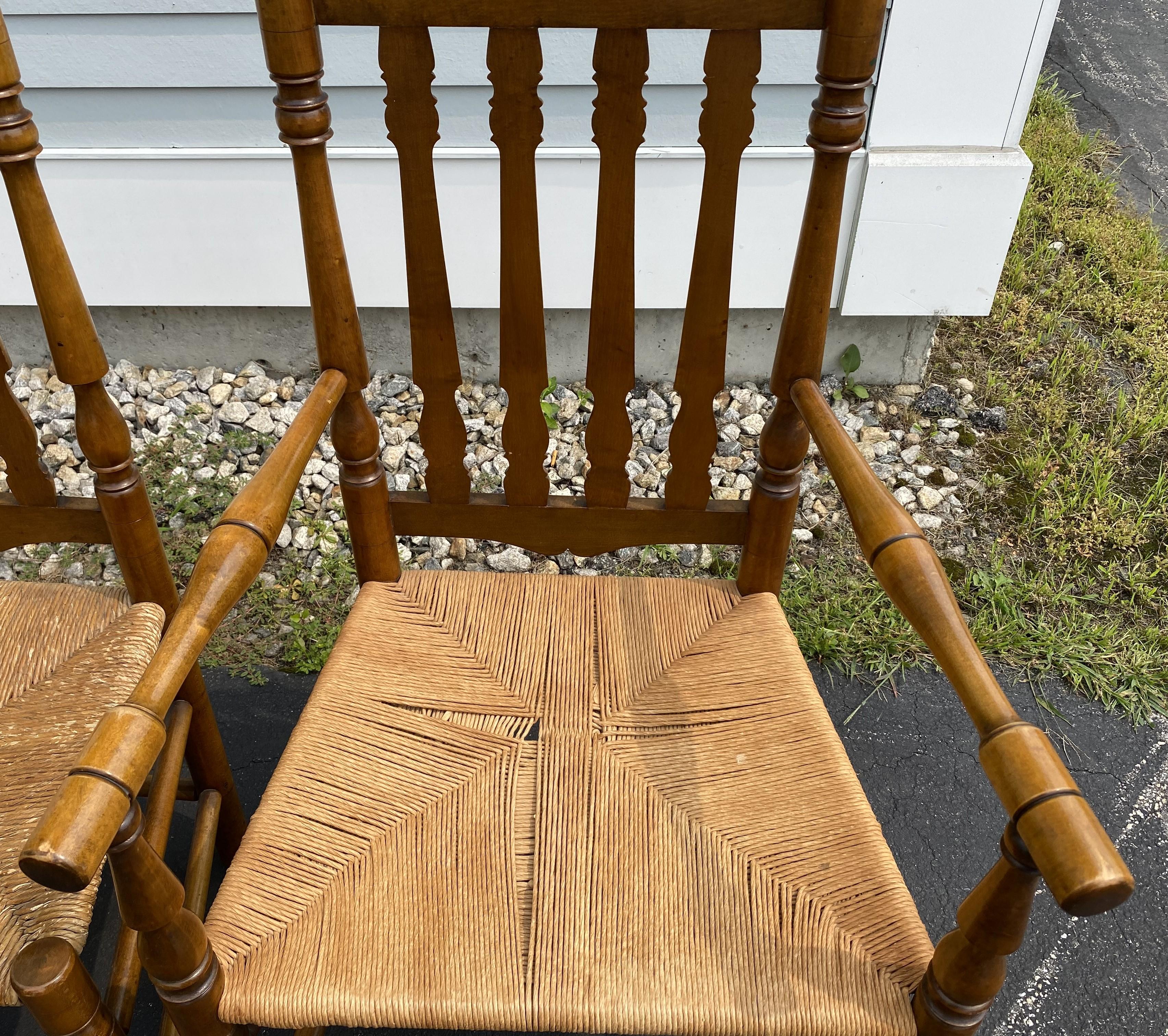 20th Century Set of 8 Wallace Nutting Bannister Back Rush Seat Dining Chairs