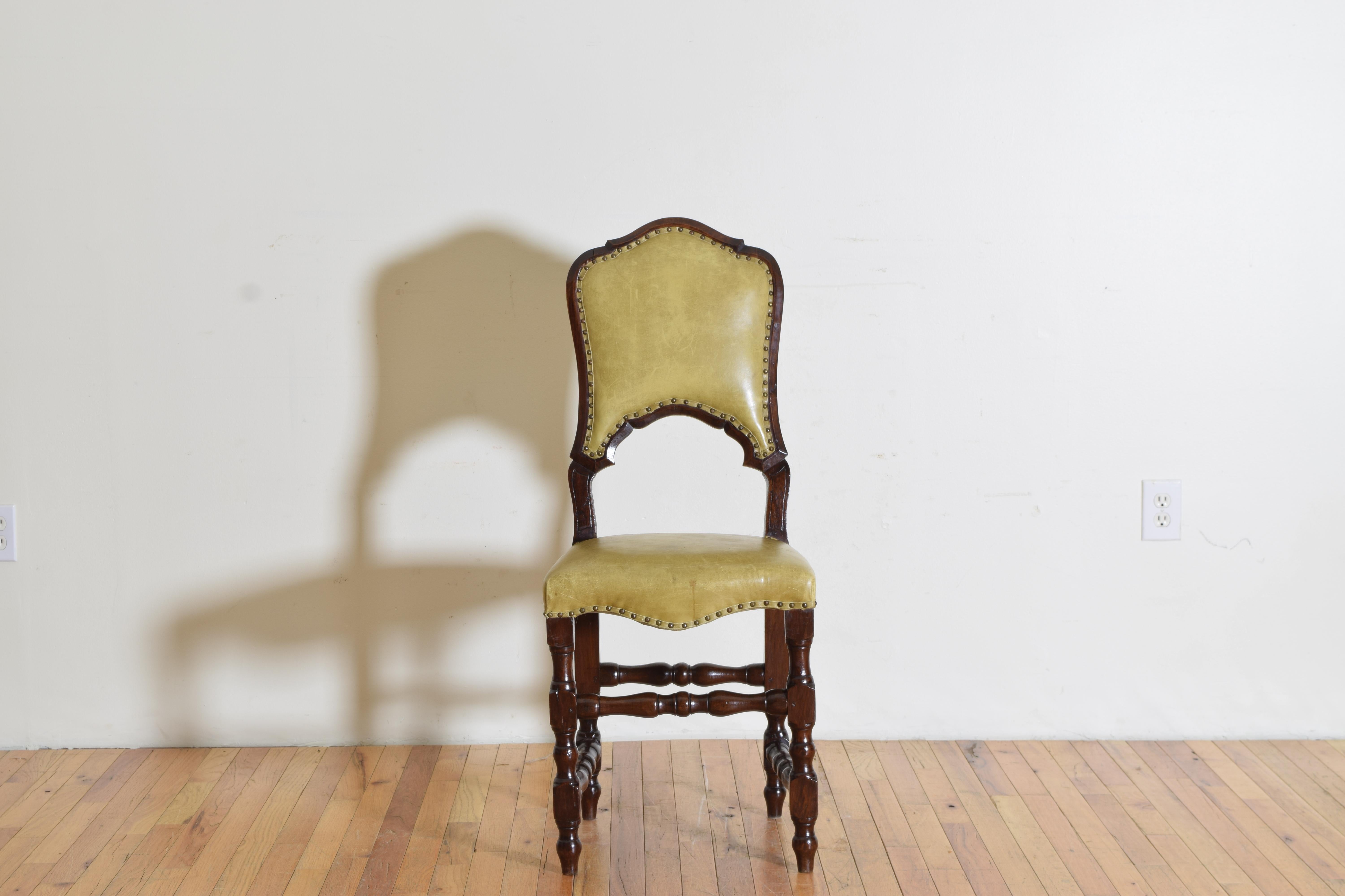 Set of 8 Walnut and Leather Upholstered Dining Chairs, 19th Century In Good Condition In Atlanta, GA