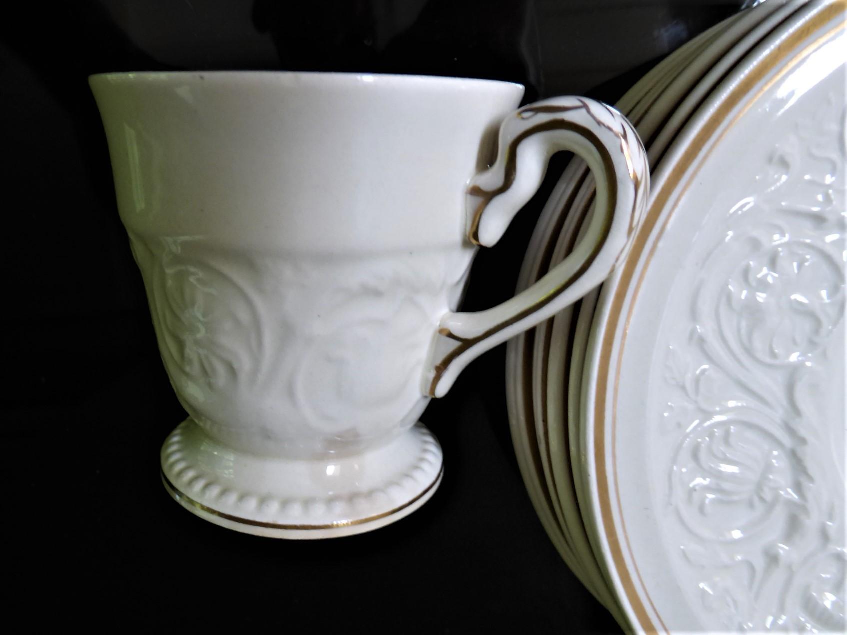 Set of 8 Wedgwood Vintage Demi Tasse Cups & Saucers Gilt Decor 1950s 3