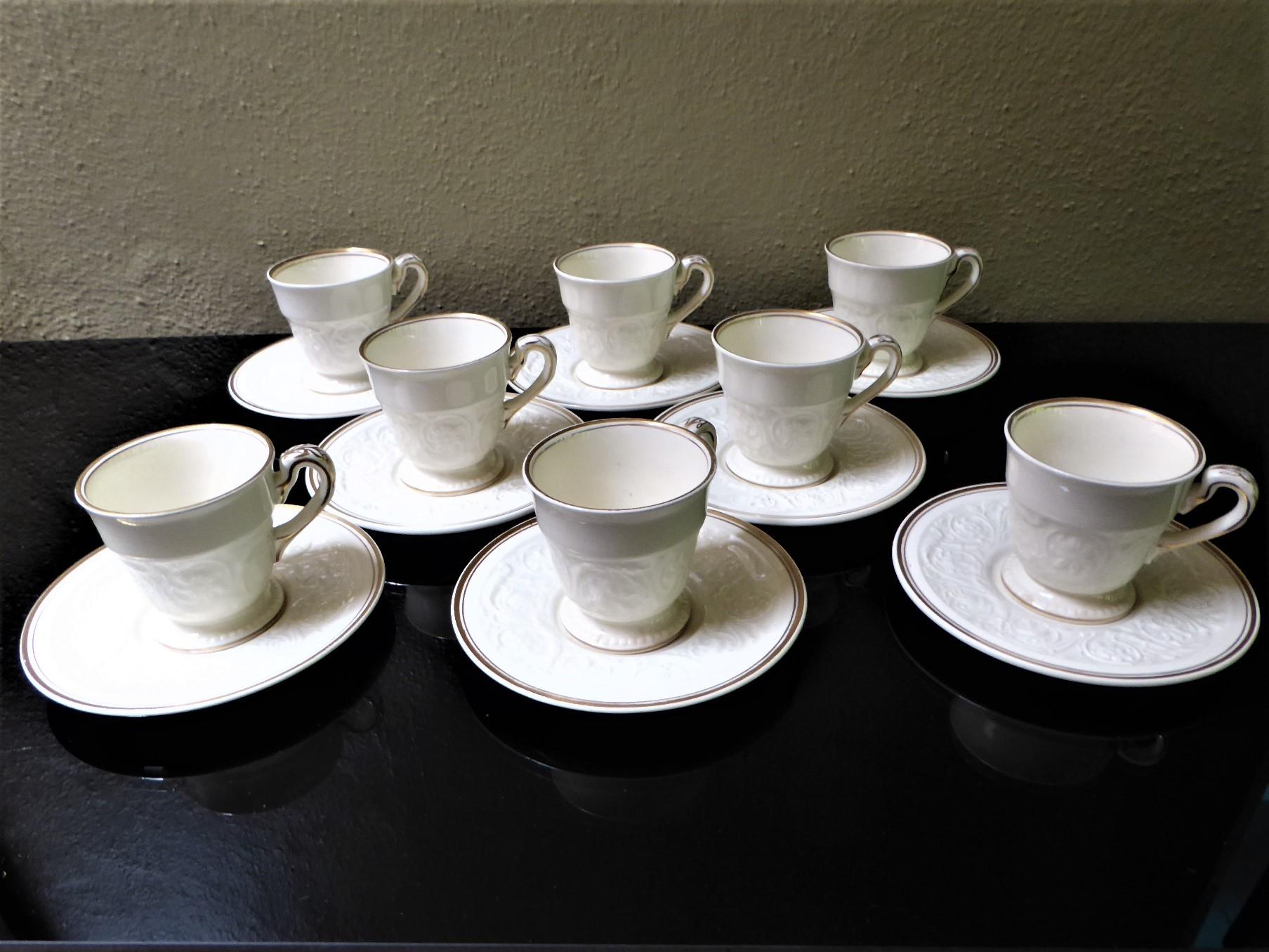 Romantic Set of 8 Wedgwood Vintage Demi Tasse Cups & Saucers Gilt Decor 1950s