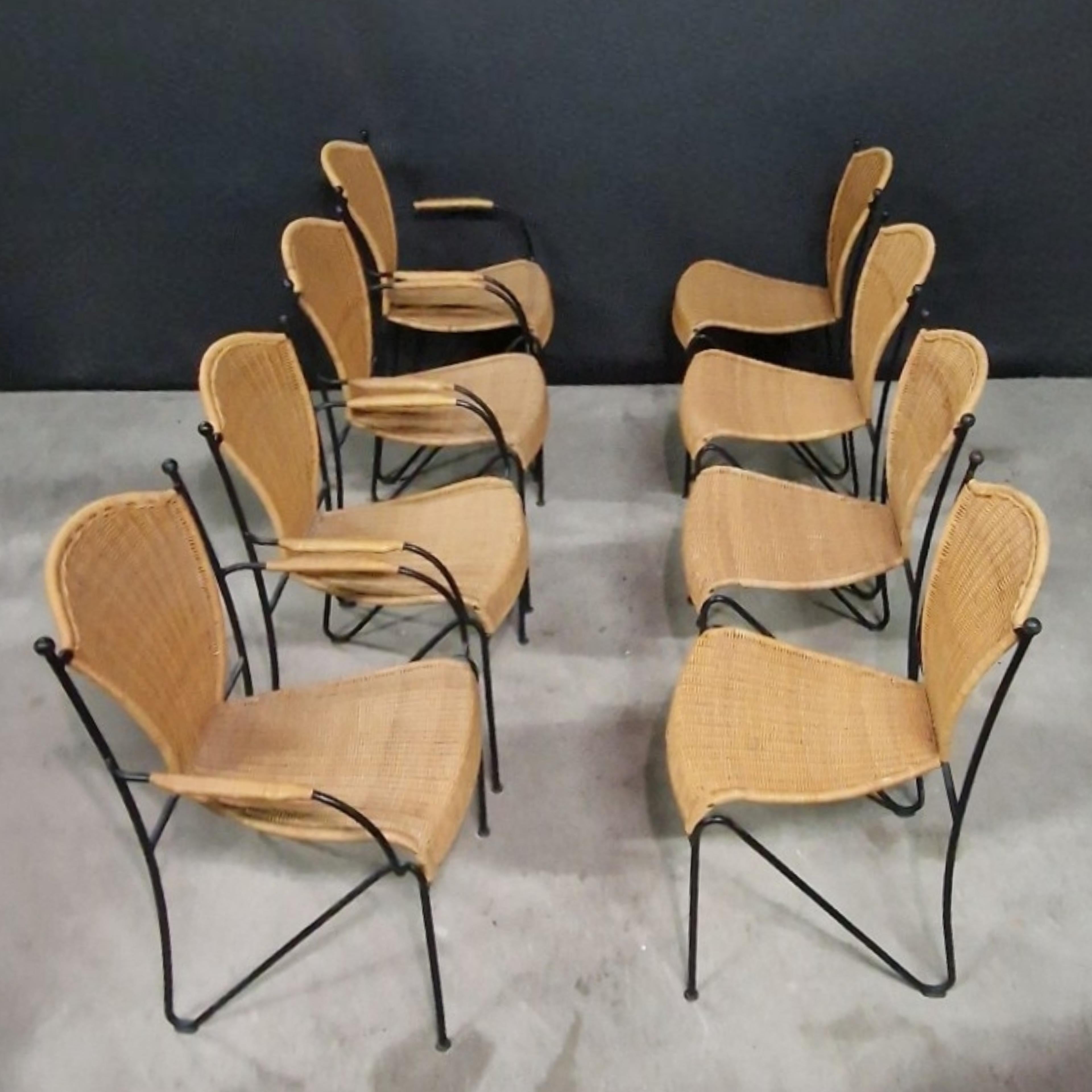 ensemble de 8 chaises de salle à manger en osier et fer Bon état à ECHT, NL