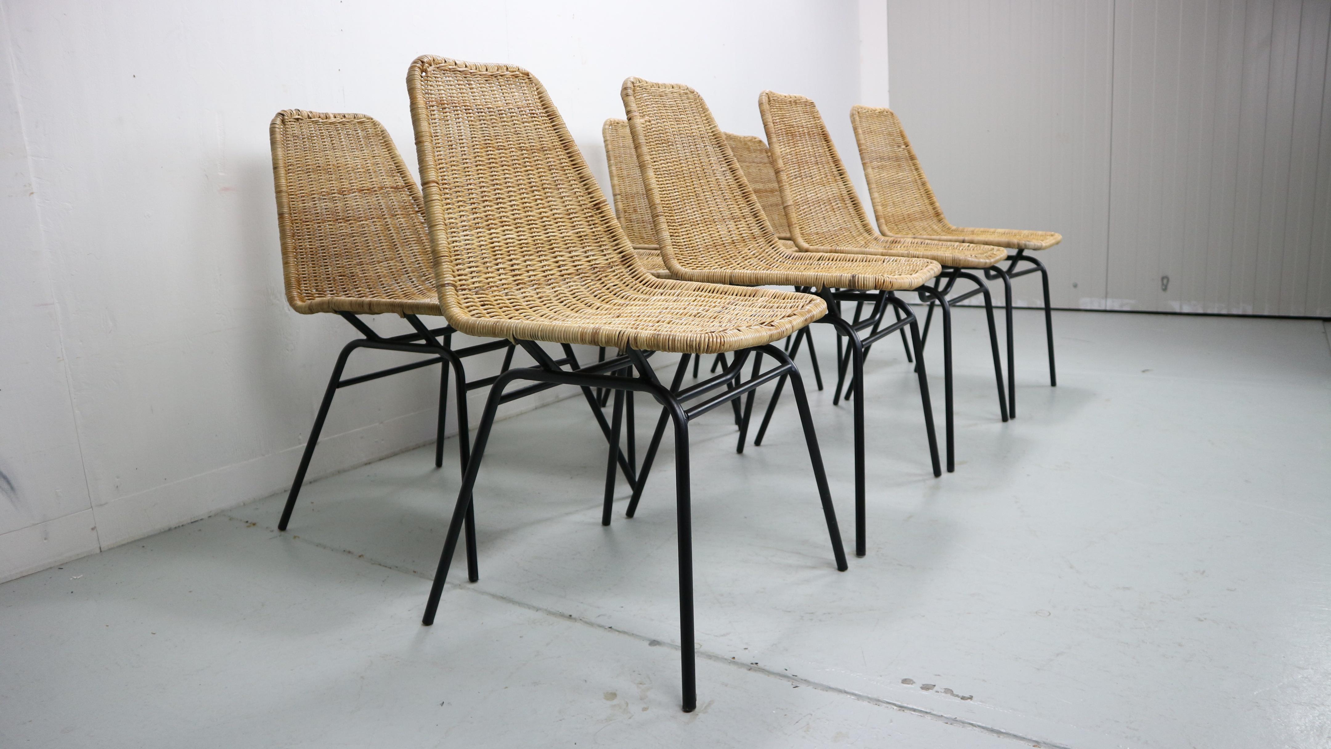 set of 8 wicker chairs model 'italia 100' from the 1960s, Netherlands For Sale 7