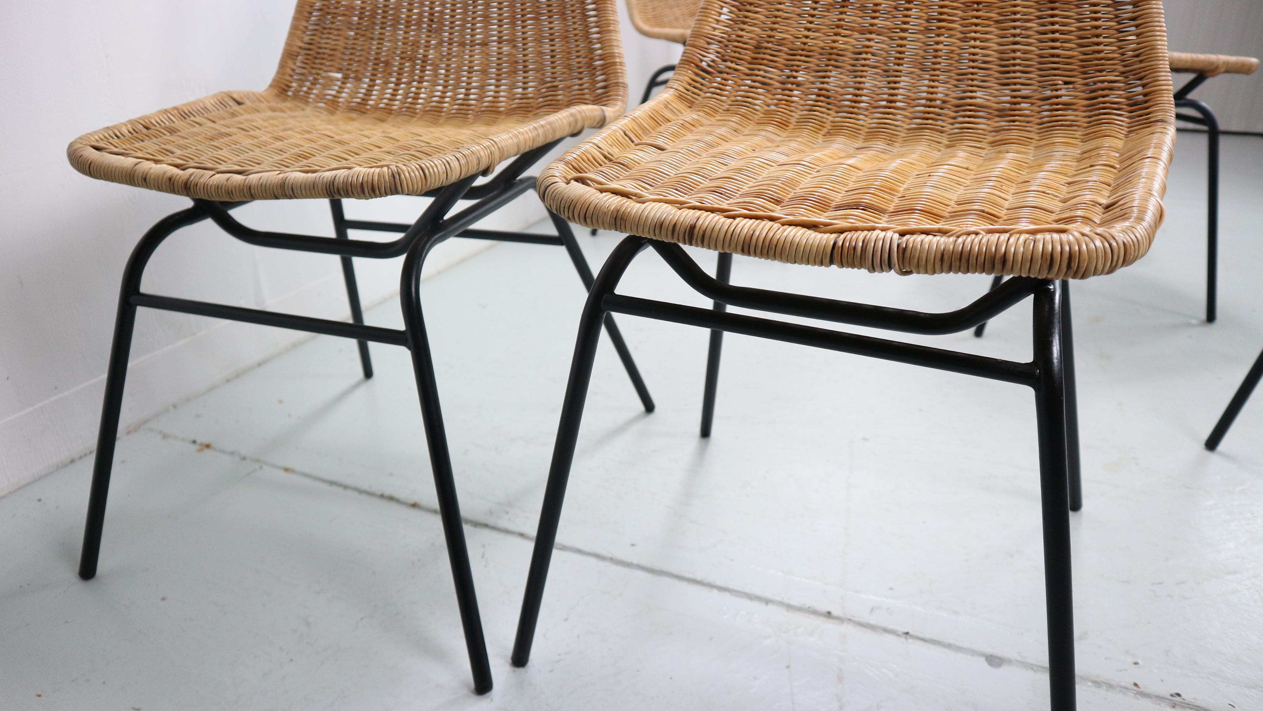 set of 8 wicker chairs model 'italia 100' from the 1960s, Netherlands For Sale 9