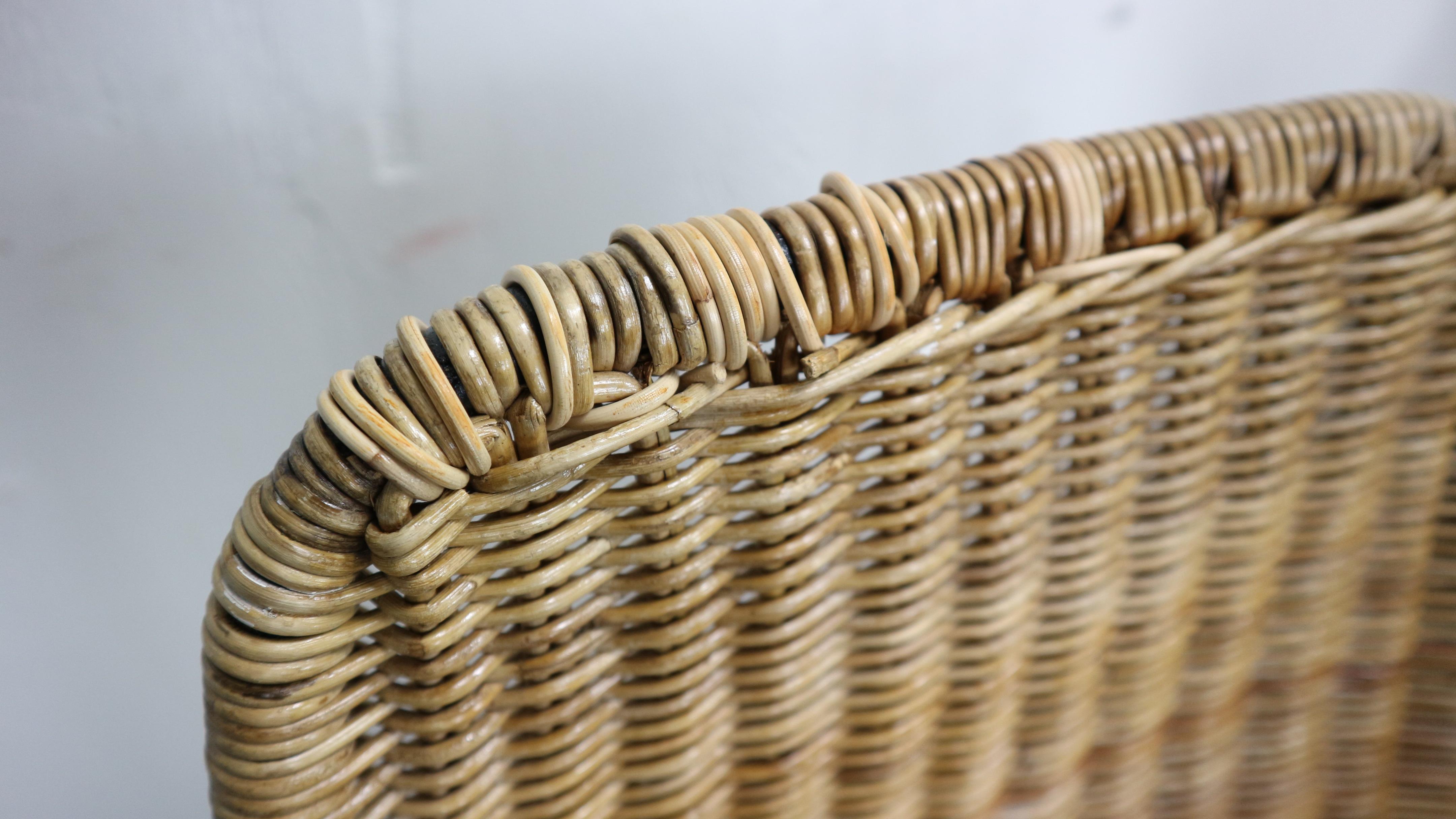 Dutch set of 8 wicker chairs model 'italia 100' from the 1960s, Netherlands For Sale