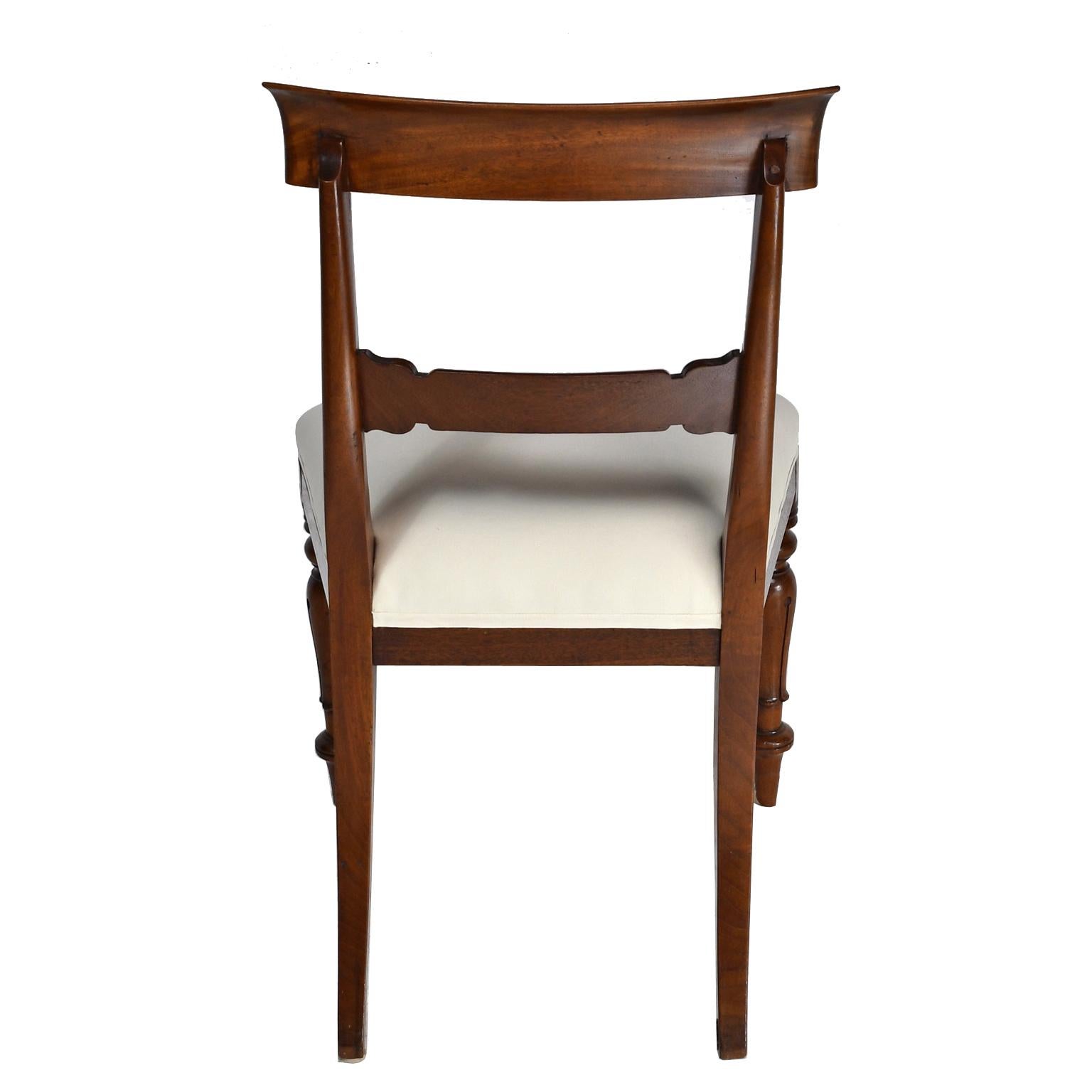 Set of 8 William IV Antique English Dining Chairs in Mahogany w 2 Arms & 6 Sides For Sale 12
