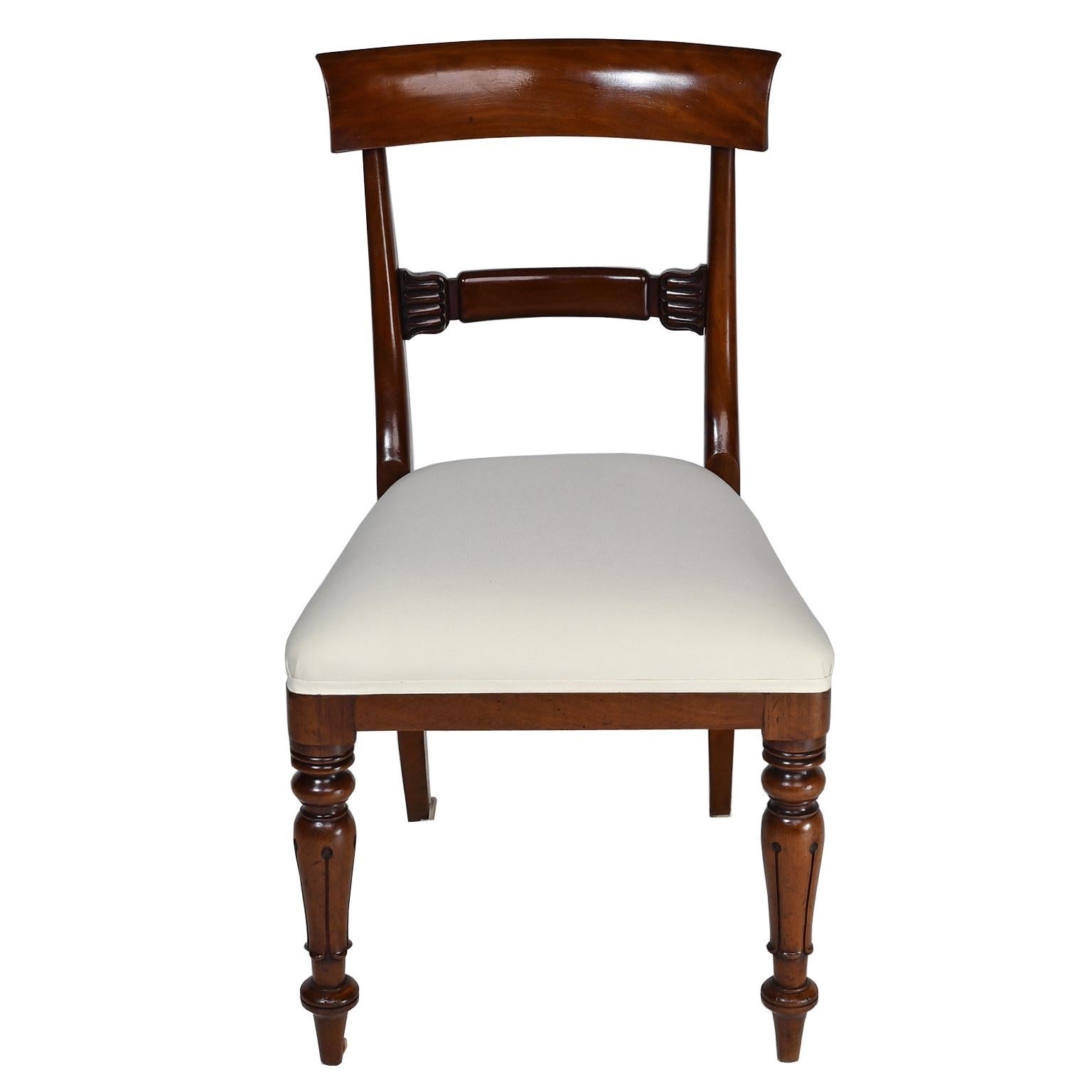 Set of 8 William IV Antique English Dining Chairs in Mahogany w 2 Arms & 6 Sides For Sale 2