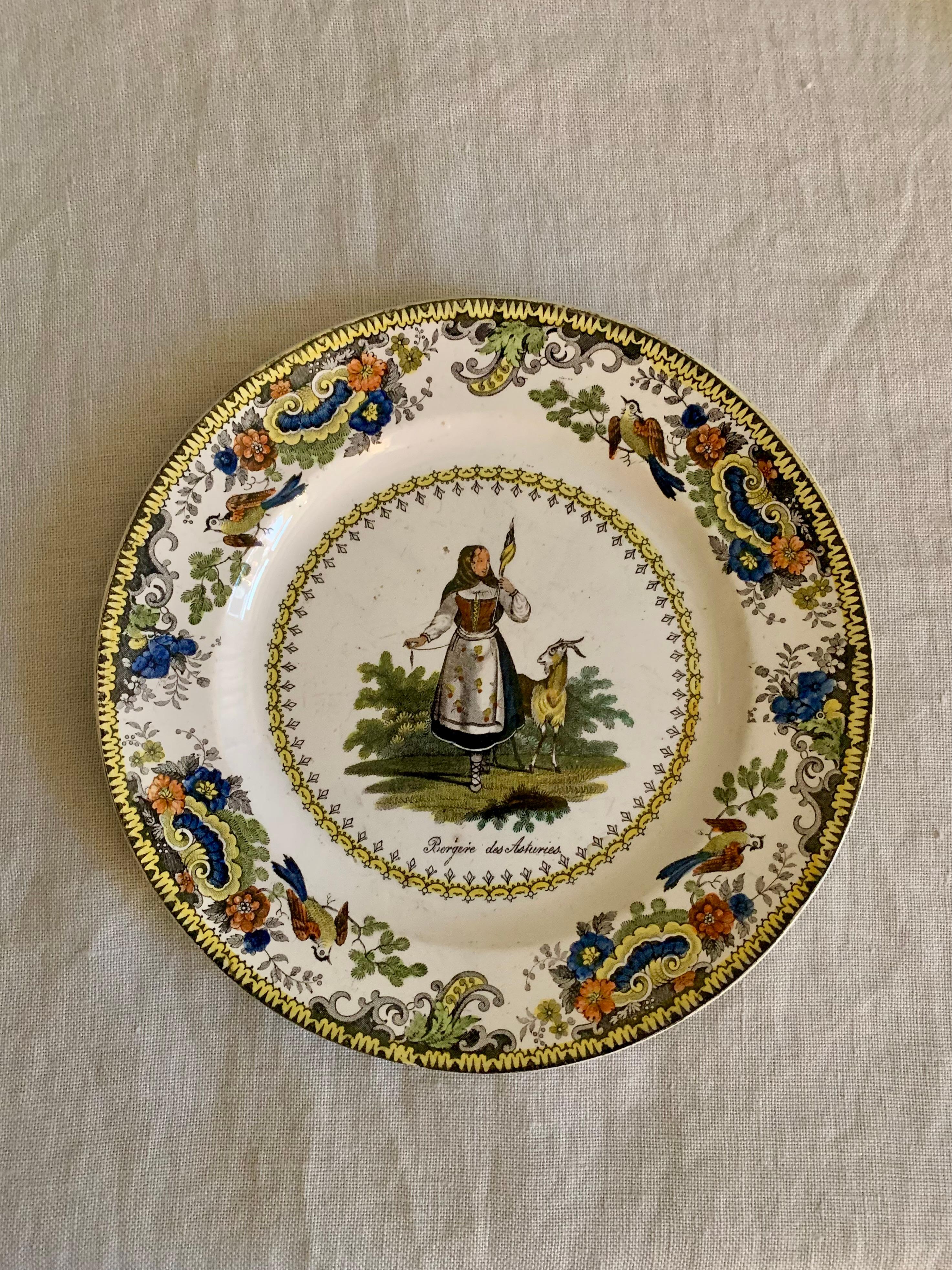 Juego de 8 maravillosos platos de loza coloreados a mano ca. 1830-40 en venta 1