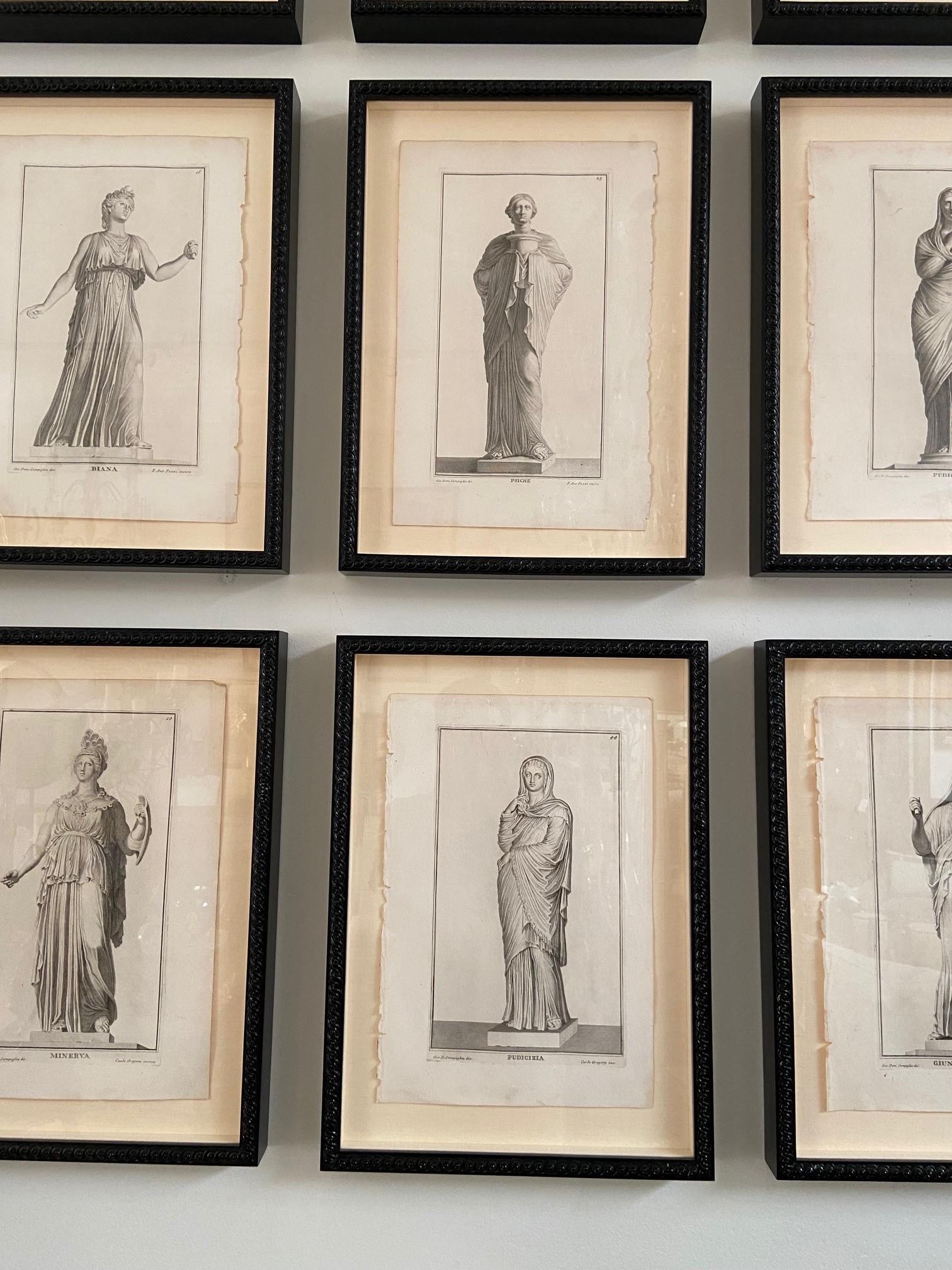 Set von 9 italienischen Gravuren aus dem 18. Jahrhundert, die das Porträt einer weiblichen Statue zeigen im Angebot 1