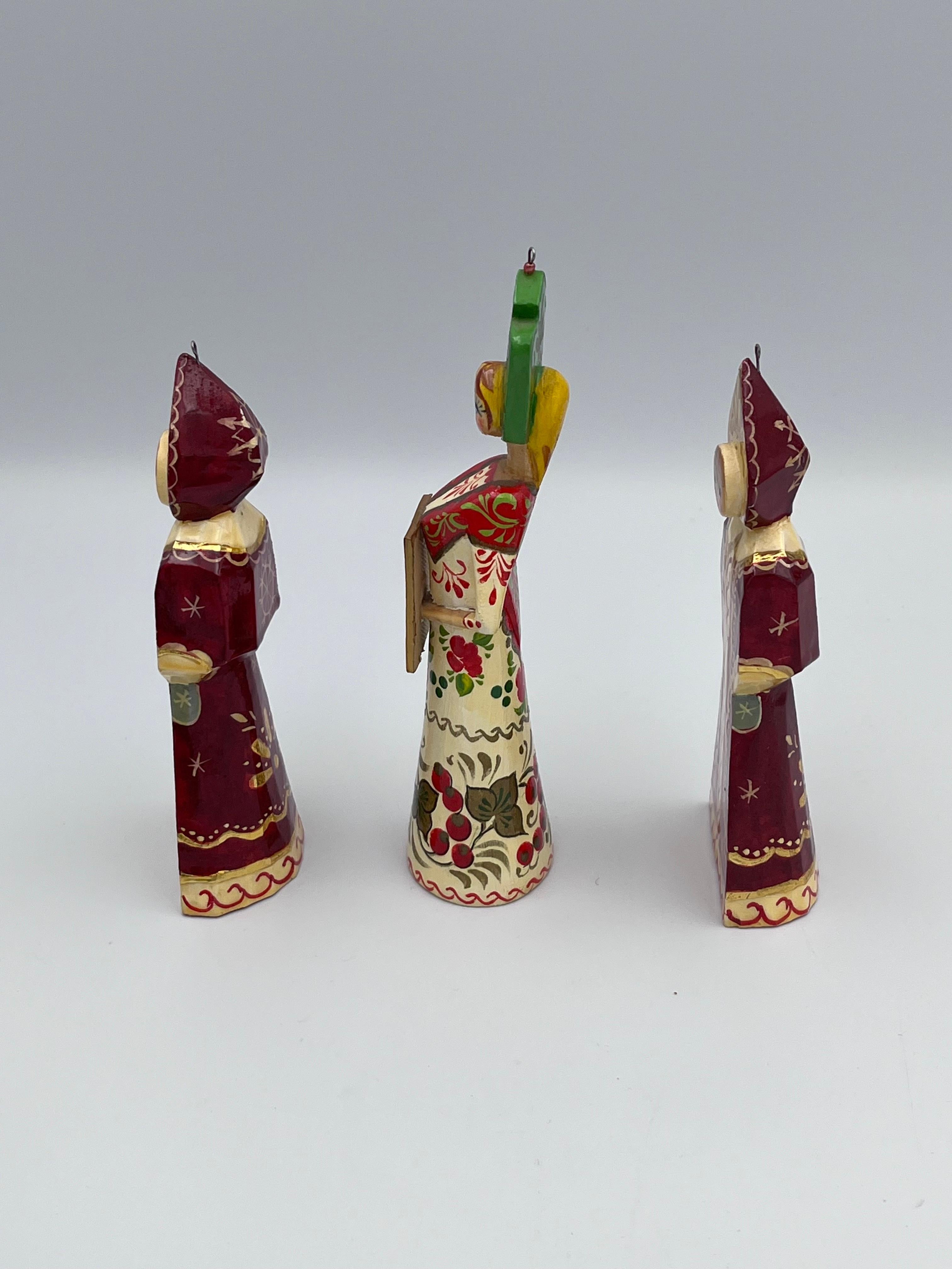 Ensemble de 9 décorations de Noël figuratives orthodoxes orientales du 20e siècle peintes à la main en vente 4