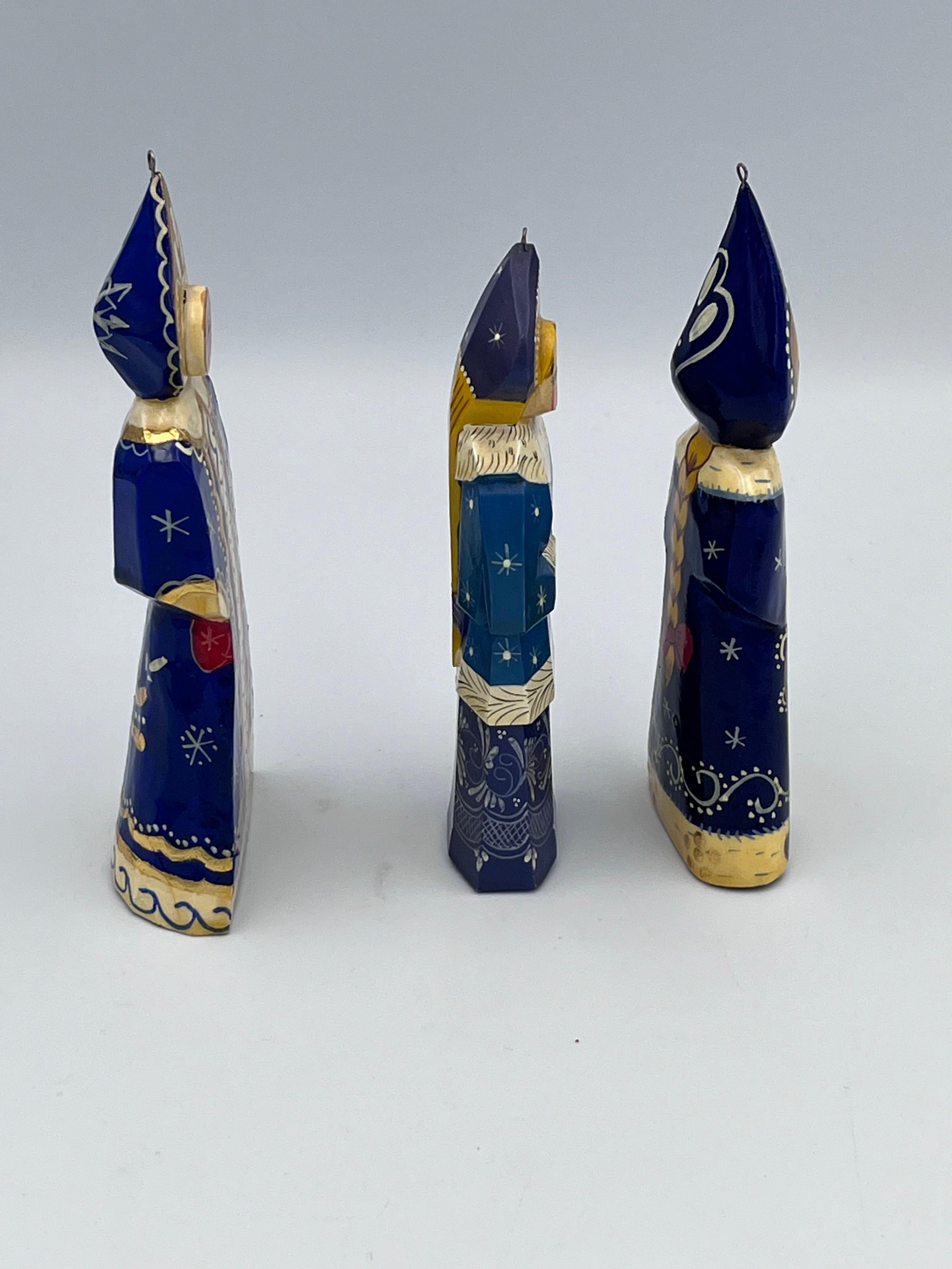 Ensemble de 9 décorations de Noël figuratives orthodoxes orientales du 20e siècle peintes à la main en vente 7