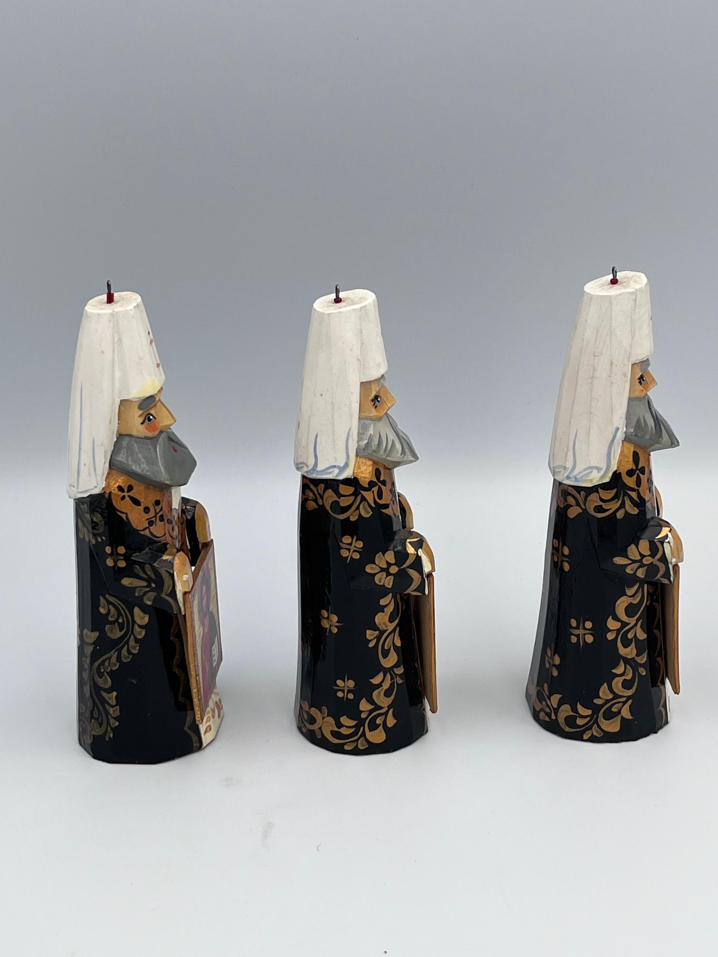 Peint à la main Ensemble de 9 décorations de Noël figuratives orthodoxes orientales du 20e siècle peintes à la main en vente