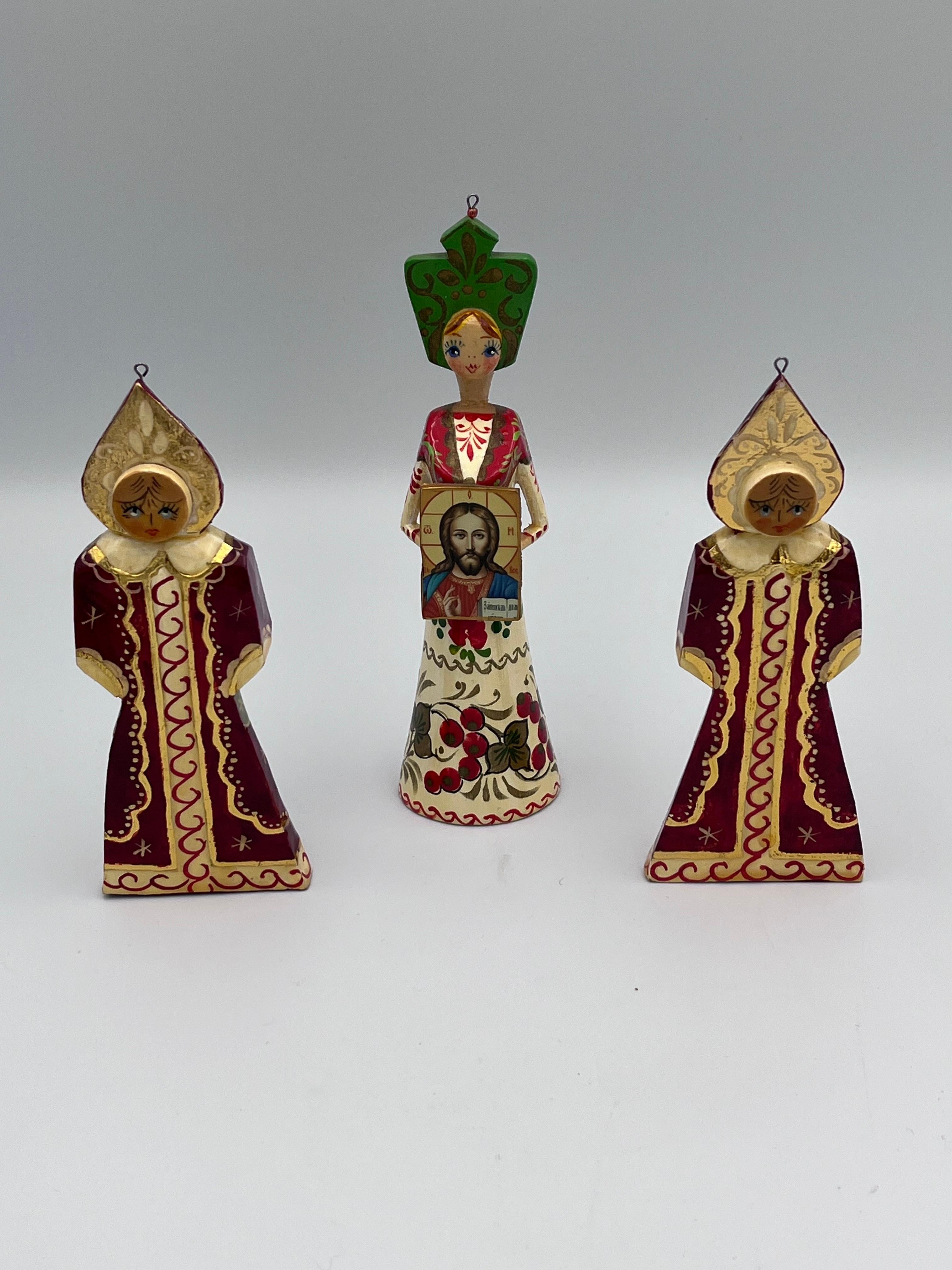 Ensemble de 9 décorations de Noël figuratives orthodoxes orientales du 20e siècle peintes à la main en vente 1
